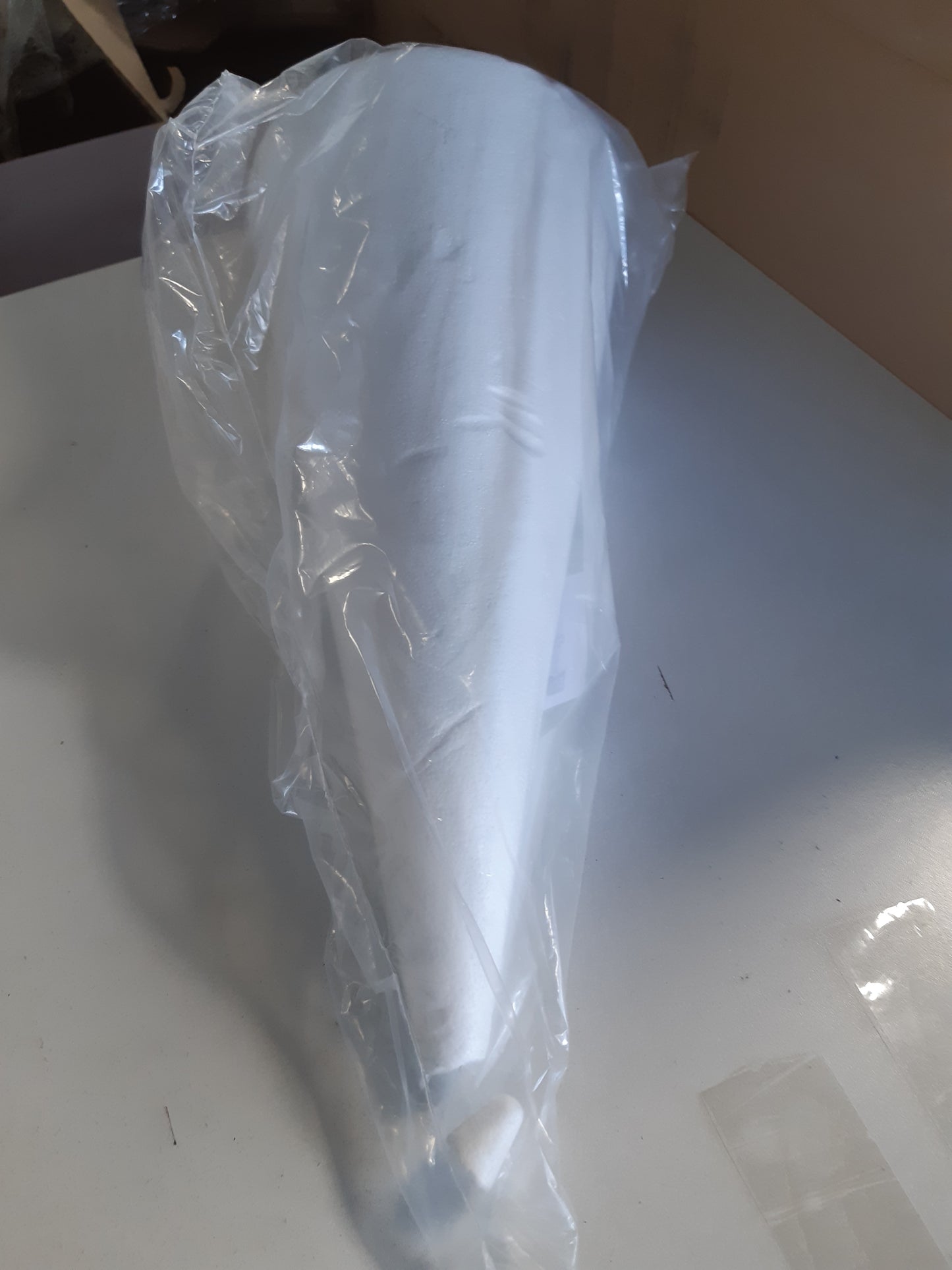 220479 - MCE-Commerce A32181 Styroporkegel Ø 18 cm H 40 cm, Polistirol, Bardhë