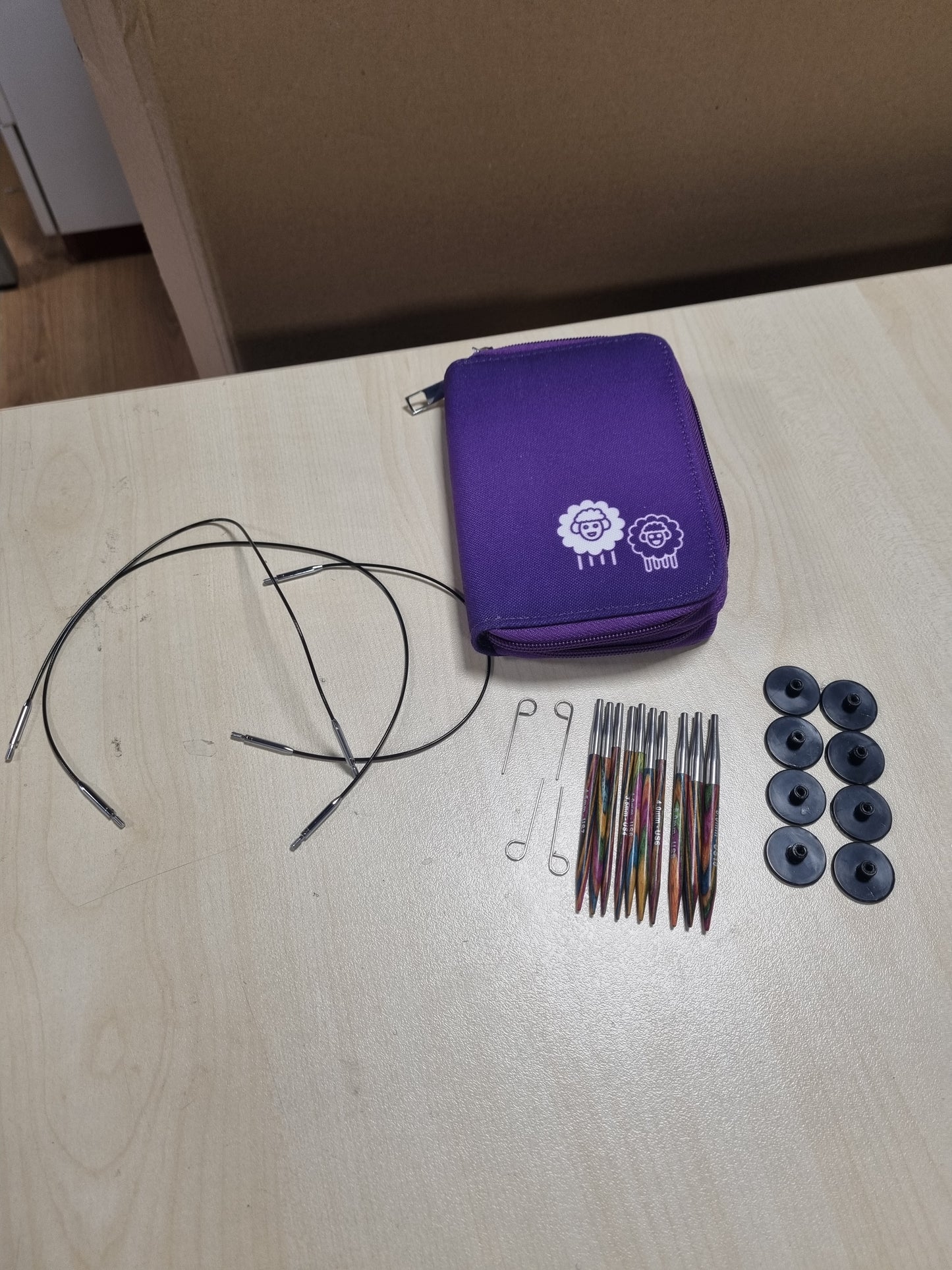 213201 - KNITPRO Set gjilpërash thurjeje rrethore 3.50-6.00 mm plus aksesorë