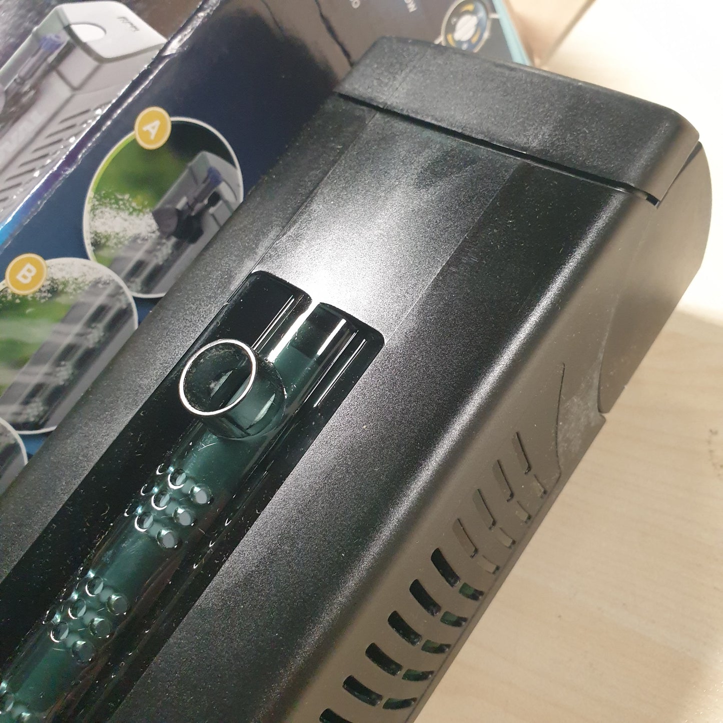 239529 - FLUVAL Filtër i brendshëm U4, për akuariume nga 130 deri në 240 litra, 10W