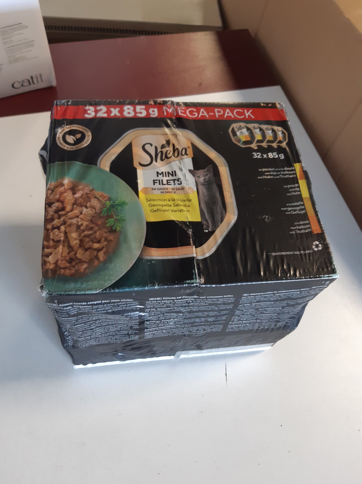 256146 - SHEBA Mini Fileto në Salcë, përzgjedhje shpendësh, tabaka për mace të rritura, Mega Pako 32x85g