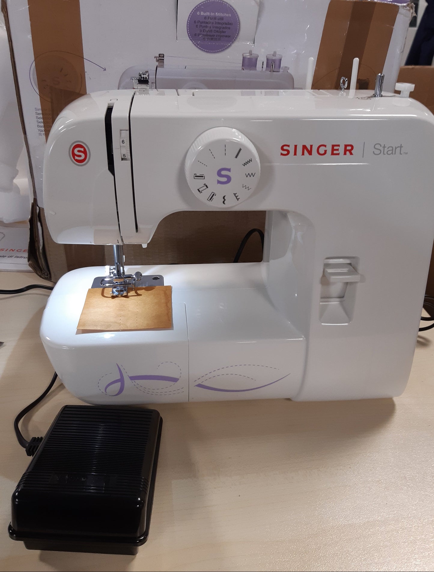 153133 - SINGER Makinë Qepëse Mekanike Start 1306, Ngjyra e Bardhë