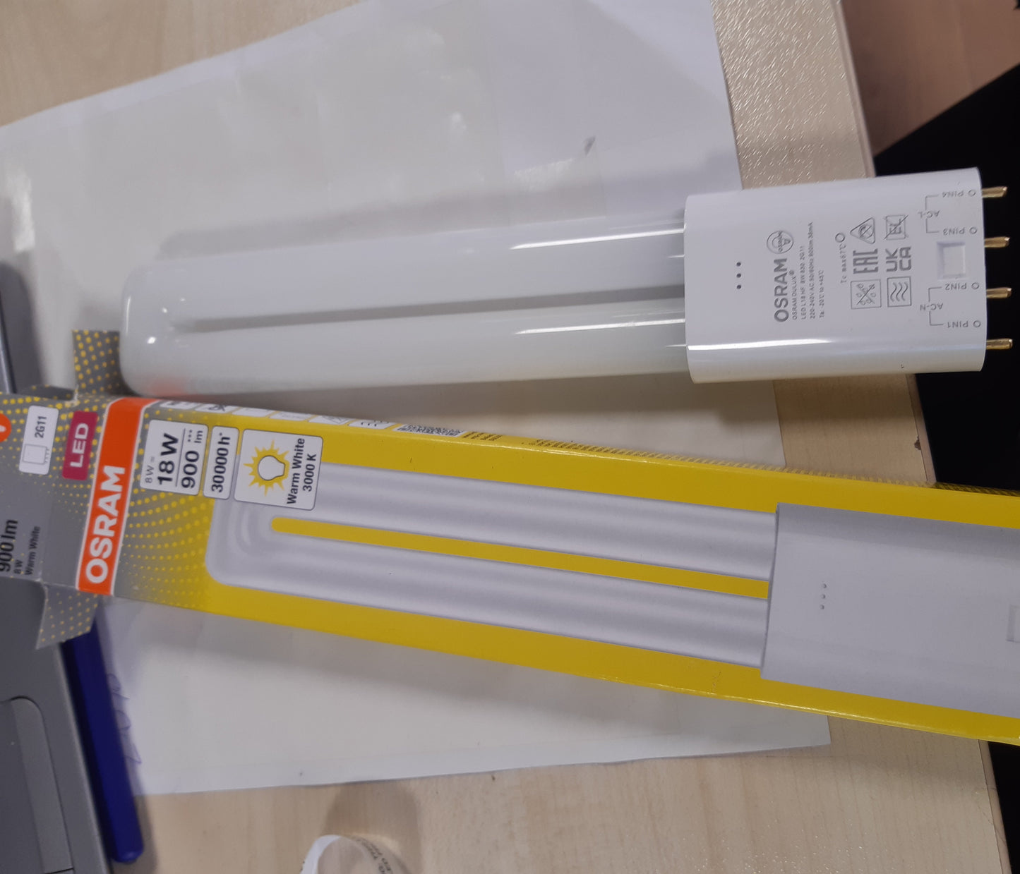 201909 - OSRAM Llambë LED DULUX L18 për prizë 2G11, 8 vat, 900 lumen, e bardhë e ngrohtë (3000K), zëvendësim për llambat konvencionale 18W Dulux
