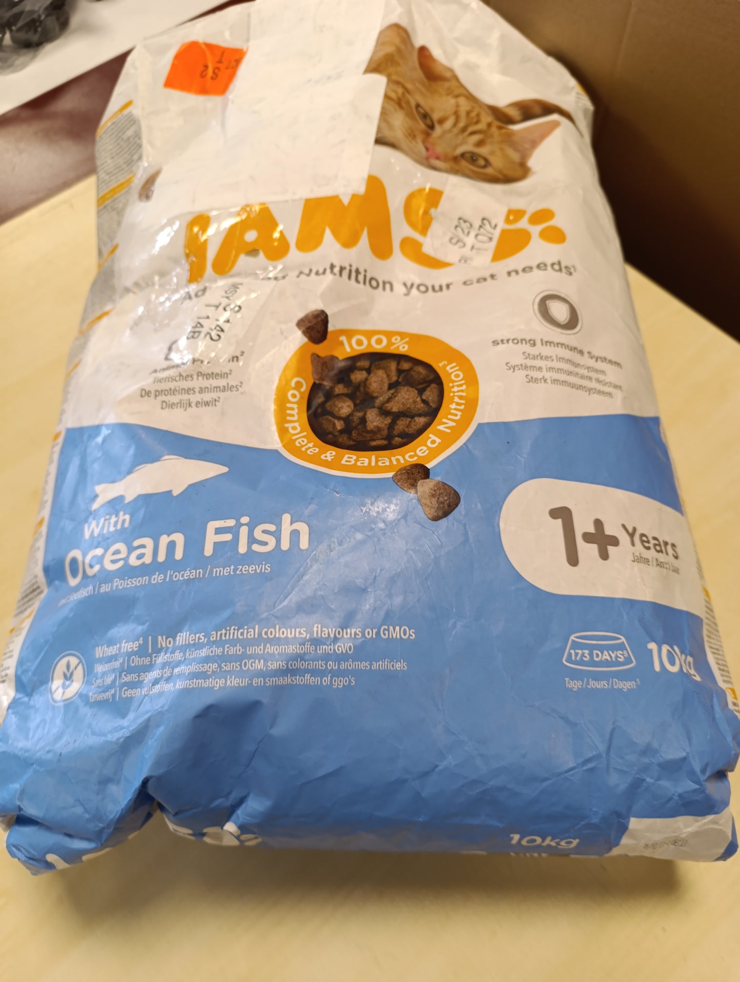 213223 - IAMS Ushqim i thatë për mace me peshk, 10 kg