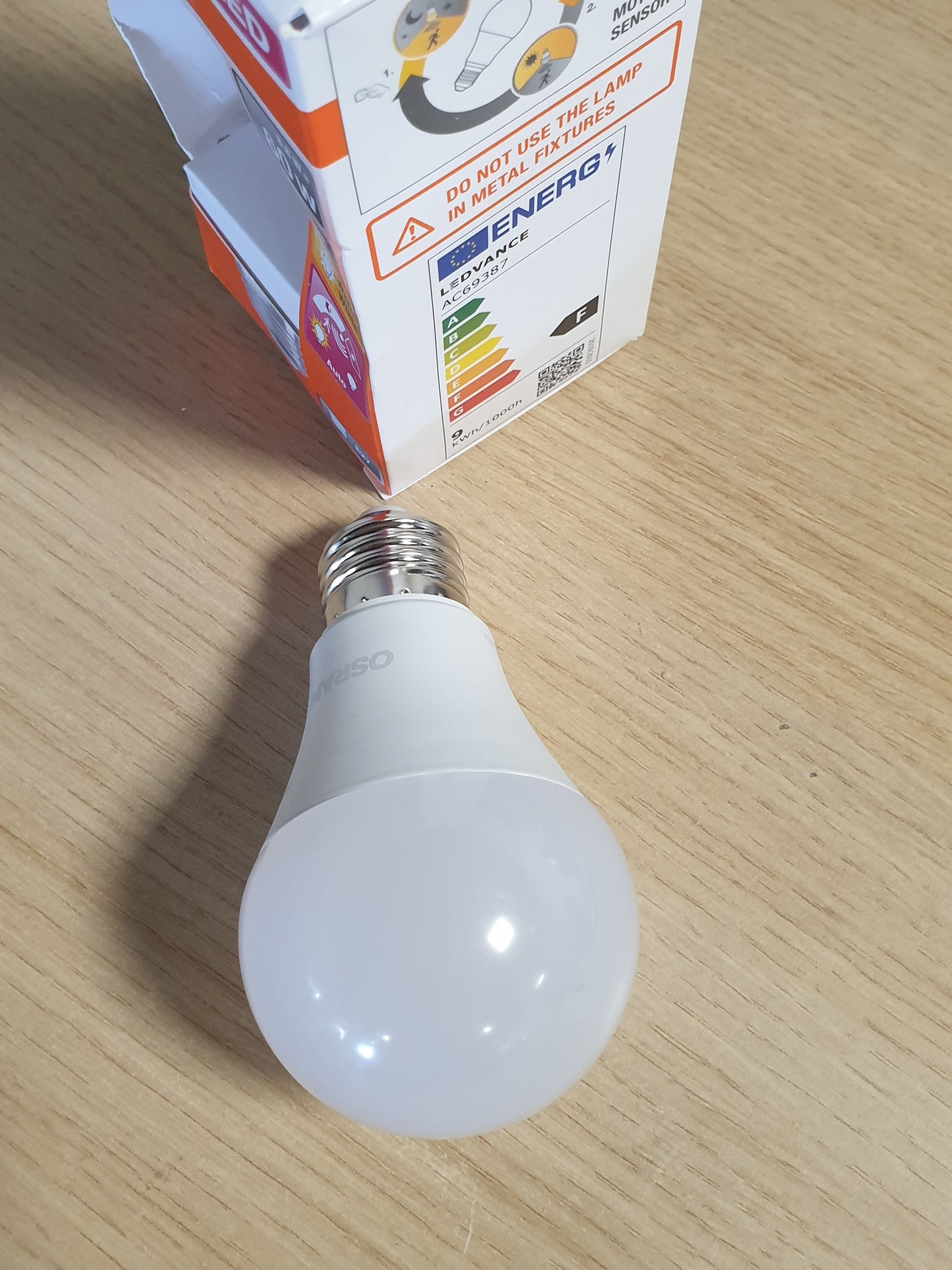 216453 - OSRAM Llampa LED SUPERSTAR+ CLASSIC A 60 FR, bazë E27, 8.8W, 806lm, 2700K, dritë e bardhë e ngrohtë