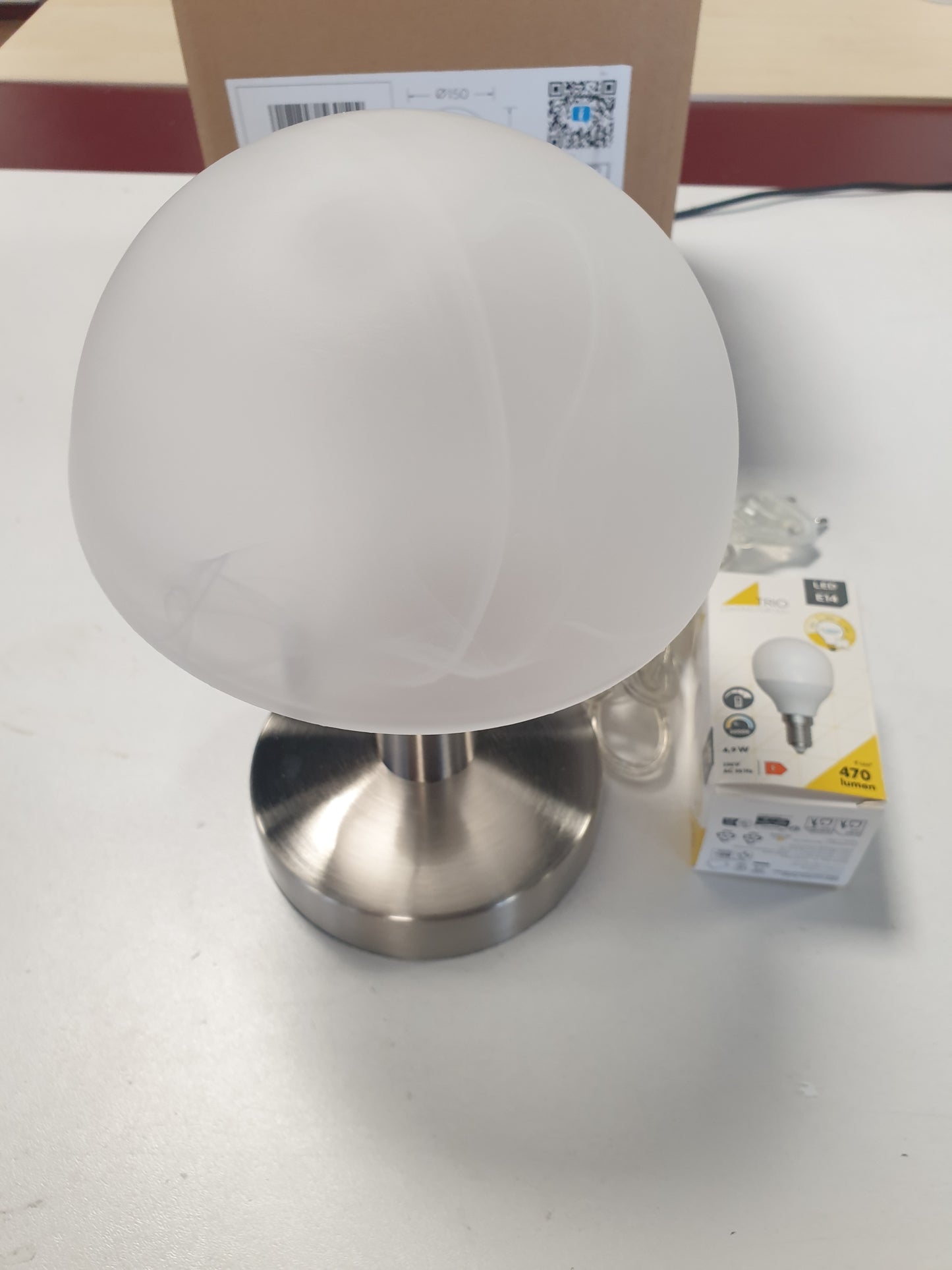 246485 - TRIO LIGHTING Llambë tavoline LED Fynn II 599110107, metal nikel mat, xham alabastër i bardhë, përfshirë 1x E14 LED 4.9 Watt, funksion Touch-Me, lartësi 21 cm
