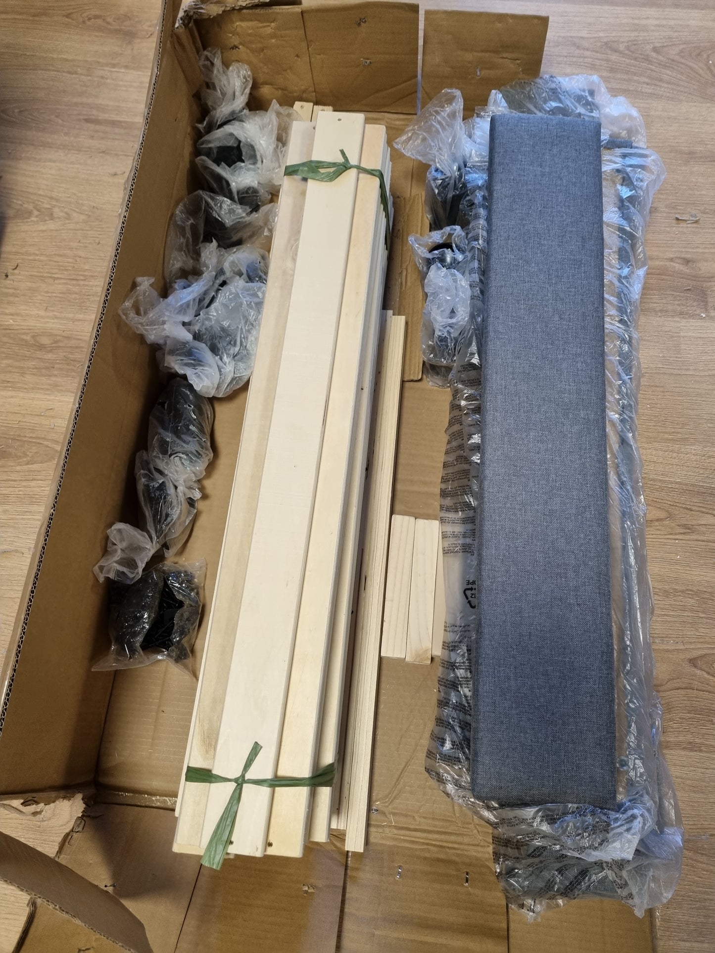212263 - VIDAXL Kornizë Kreveti pa Dyshek, Gri e Çelët 160x200 cm, Material