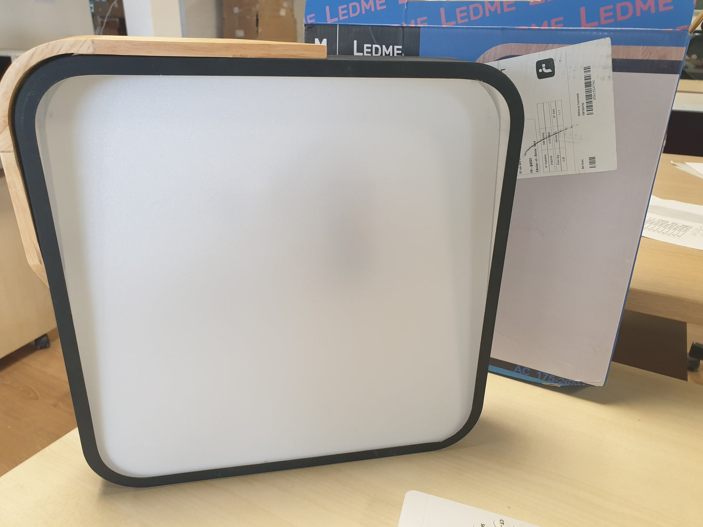 222589 - M Ledme Llambë Tavani LED Katrore 24W e Zezë me Telekomandë, 2700K-6500K, 2400lm