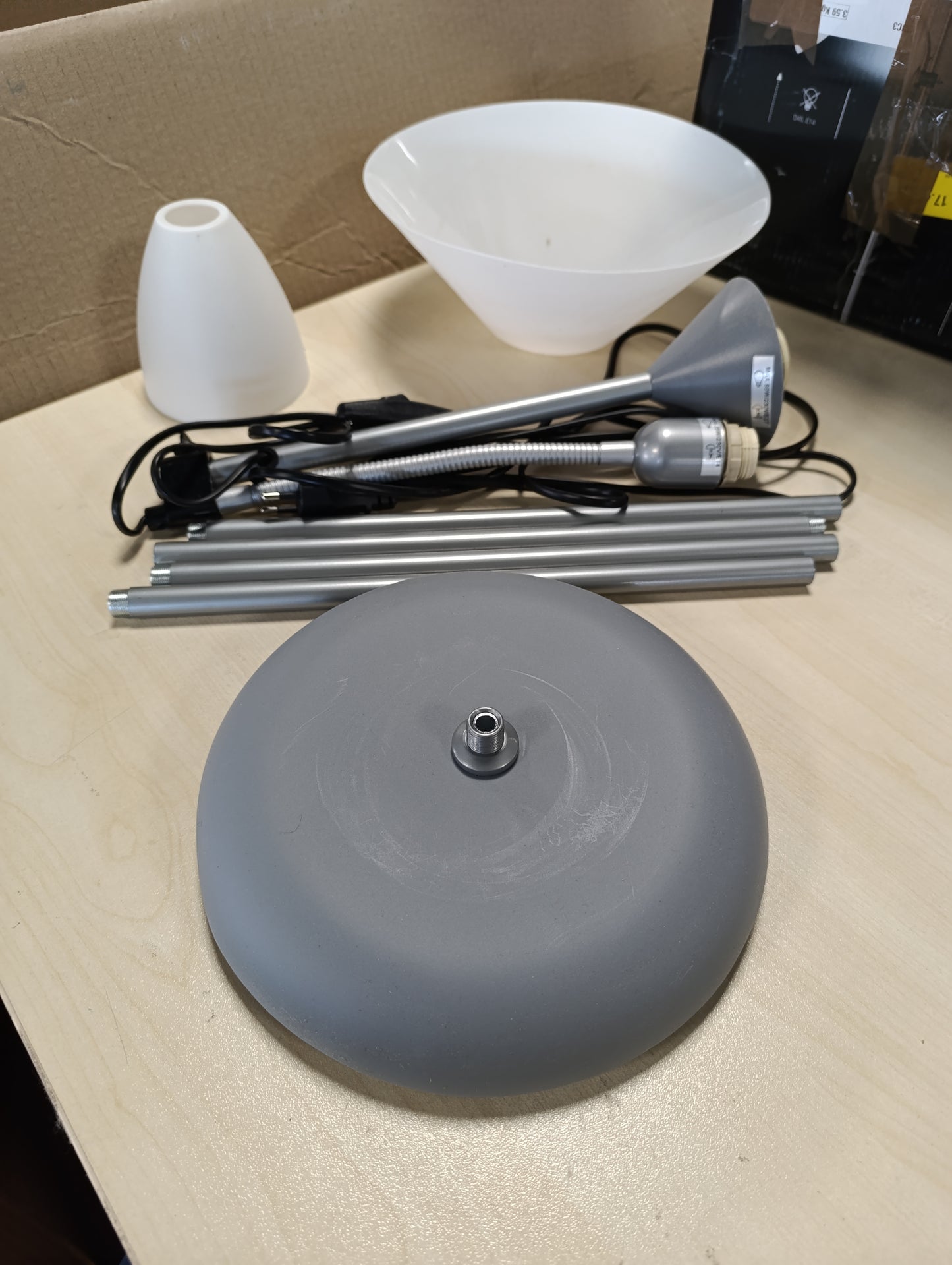 251568 - LLAMBE DYSHEMEJE BRILLIANT LAMP SPARI, Argjendtë/E Bardhë, 1x A60, E27, 60W, me ndërprerës kabllor në linjë