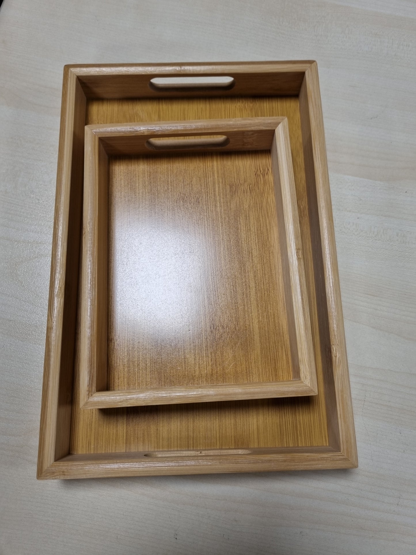 225032 - 2 copë TABAKA Servirjeje prej Druri, Tabaka Kuzhine Drejtkëndëshe Bambuje me Doreza, Dimensionet 20x15x4 cm dhe 30x20x4 cm
