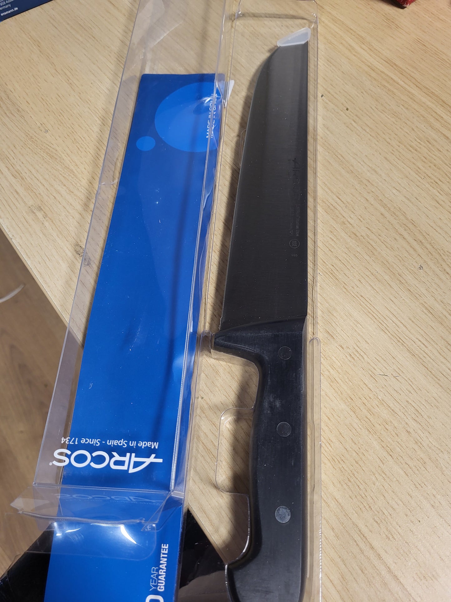 223156 - ARCOS Thikë kasapi me teh çeliku inox Nitrum 250 mm, dorezë ergonomike prej polioksimetilen (POM), e zezë, seria Universal