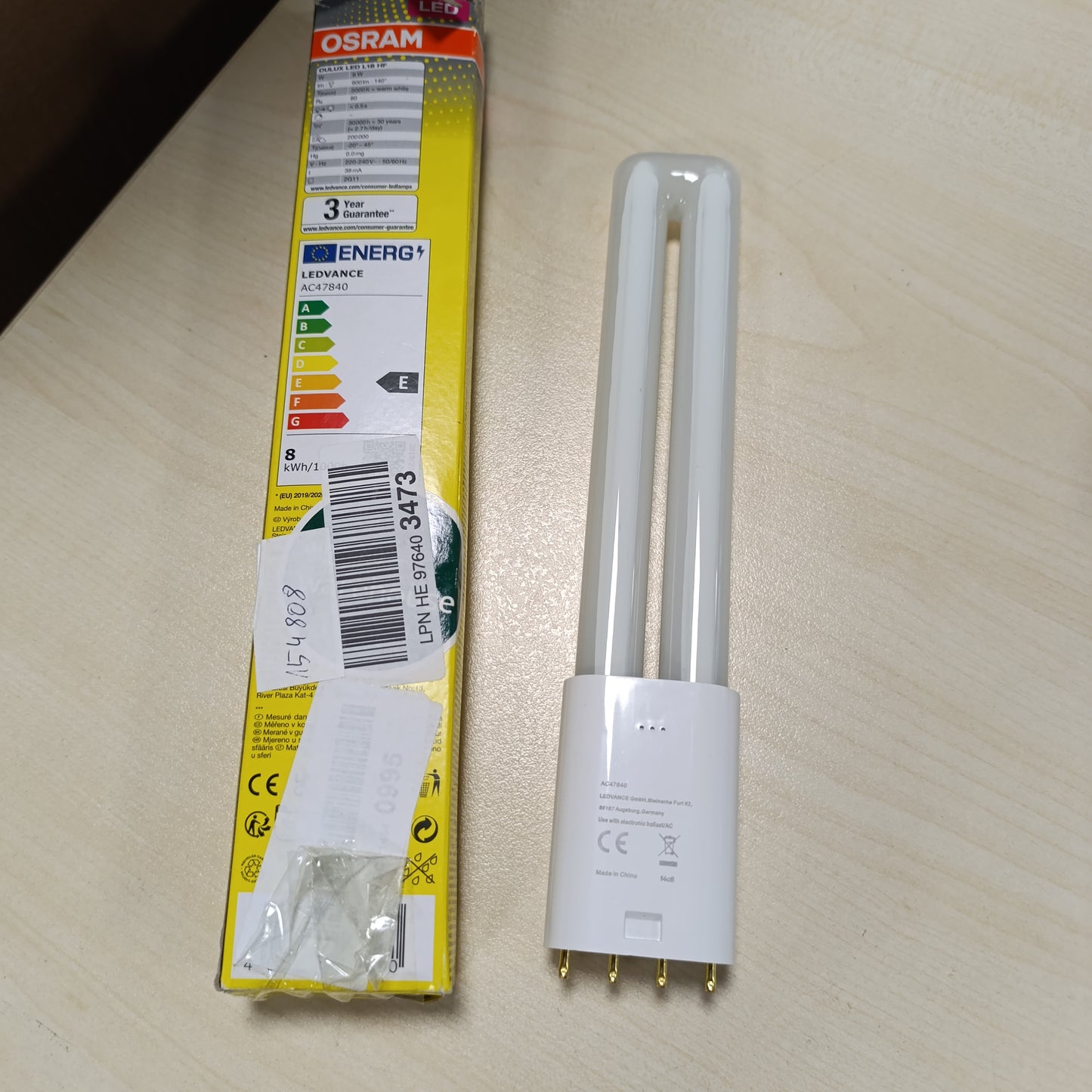 154808 - OSRAM - Llambë LED DULUX L18 për bazë 2G11 8V, fuqi drite 900 lumen, ngjyre e bardhe e ngrohte (3000K), zëvendësim për llambën tradicionale 18W Dulux