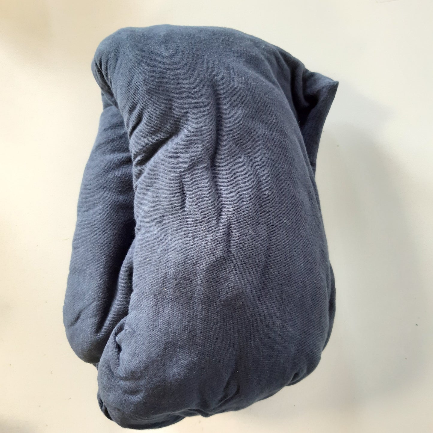 224642 - KOMFORTEC ÇARÇAF ME MBUSHJE 100% PAMBUK – 90x200 cm – 135g/m² – I BUTË, I AJROSUR DHE MIQËSOR ME LËKURËN – ME ELASTIK PËRRETH – I ÇERTIFIKUAR Oeko-Tex – PËR SUSTË, MBULIM DHE DYSHEKË – BLU