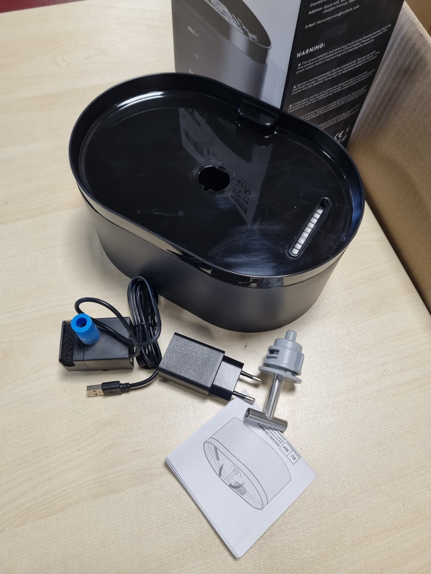 253657 - SHATËRVAN AUTOMATIK UJI 2.2L - Dispenser Uji për Mace me LED - Super i Qetë