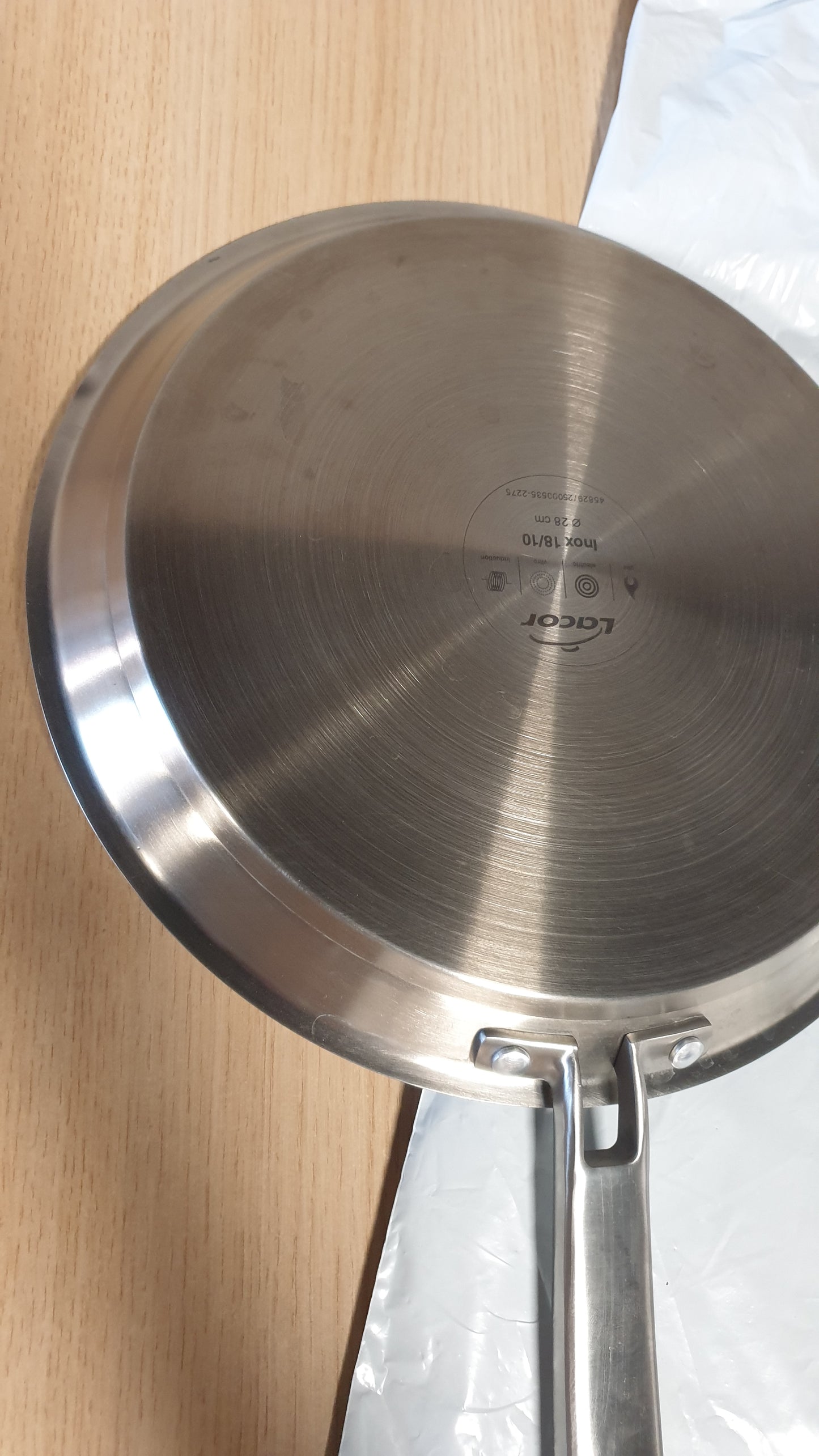 213520 - LACOR - 45829 - Makinë për krep Foodie, çelik inox 18/10, pa PFOA, dorezë ergonomike, bazë shpërndarëse nxehtësie për sanduiç, e sigurt për induksion dhe lavatriçe, Ø28 cm