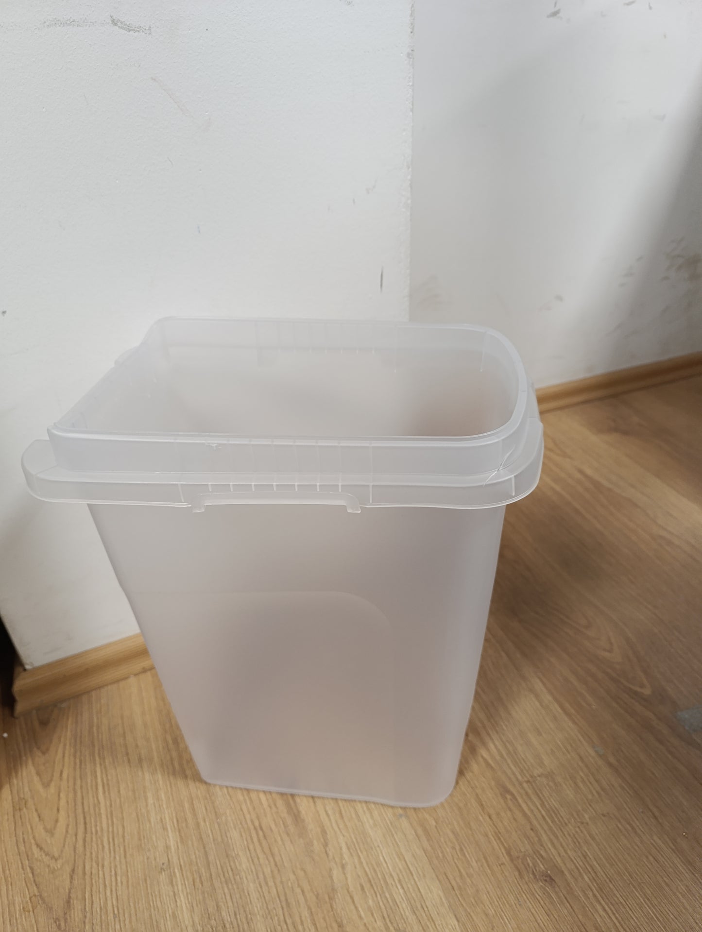247555 - TRIXIE Tonne, Transparent, 15L, 22 × 41 × 33 cm