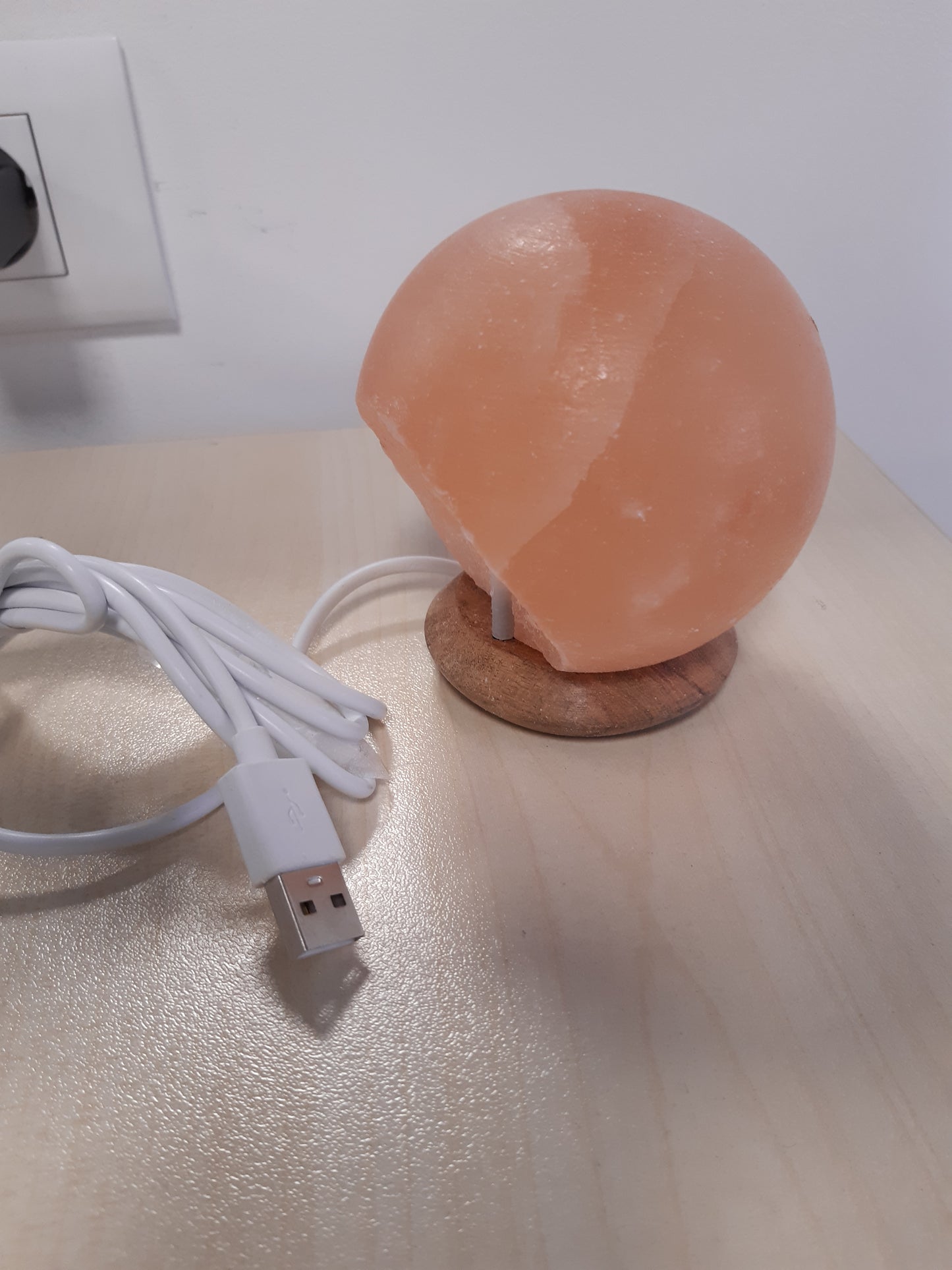 256279 - ZEN'LIGHT Top kristali 100% autentik natyral me kripë Himalaje, llambë USB, e gdhendur me dorë, bazë druri, kabllo USB, afërsisht 500 g, Portokalli, Bezhë