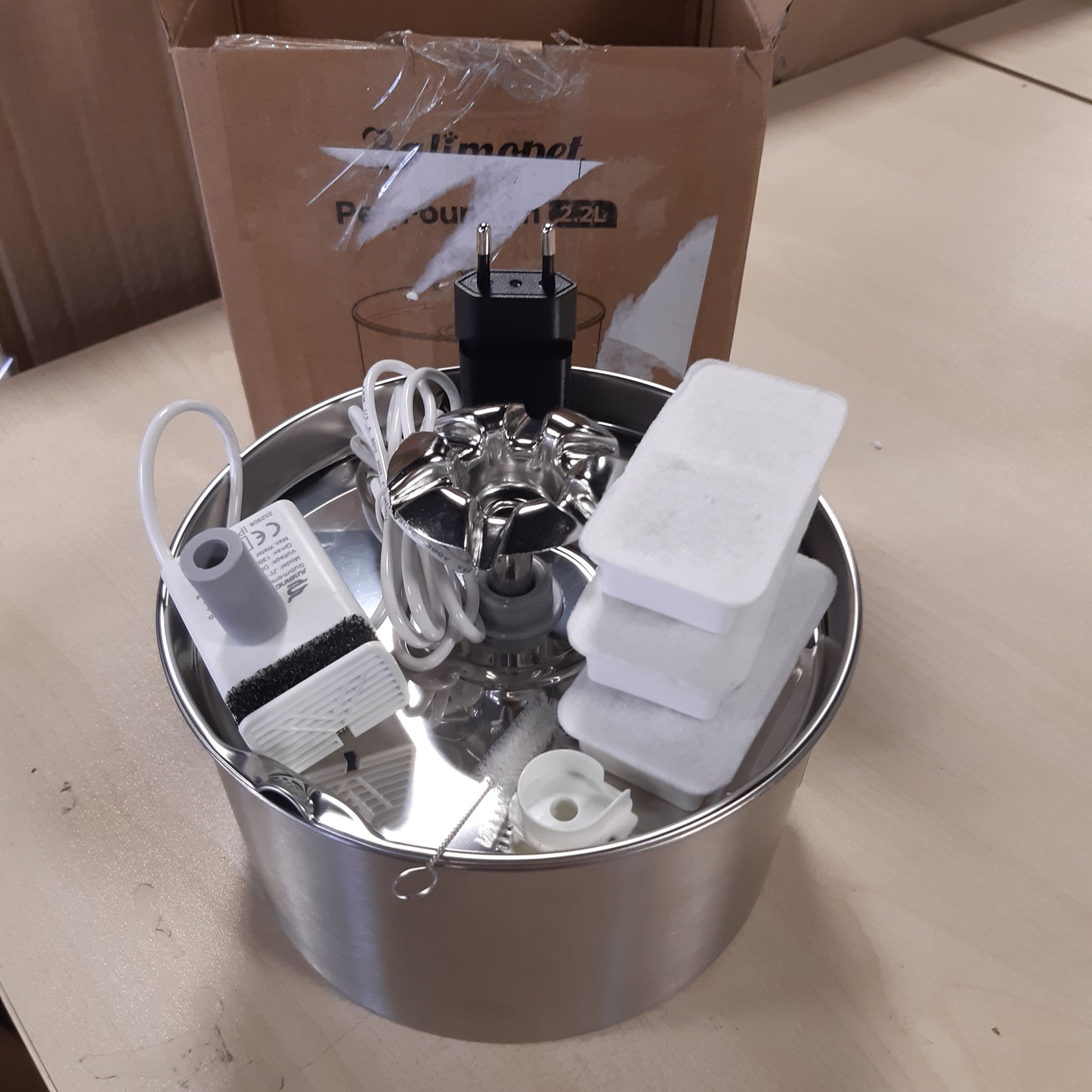 251549 - BALIMOPET Shatërvan uji për mace prej çeliku inox, 2.2L, sistem filtrimi të katërfishtë dhe 3 filtra