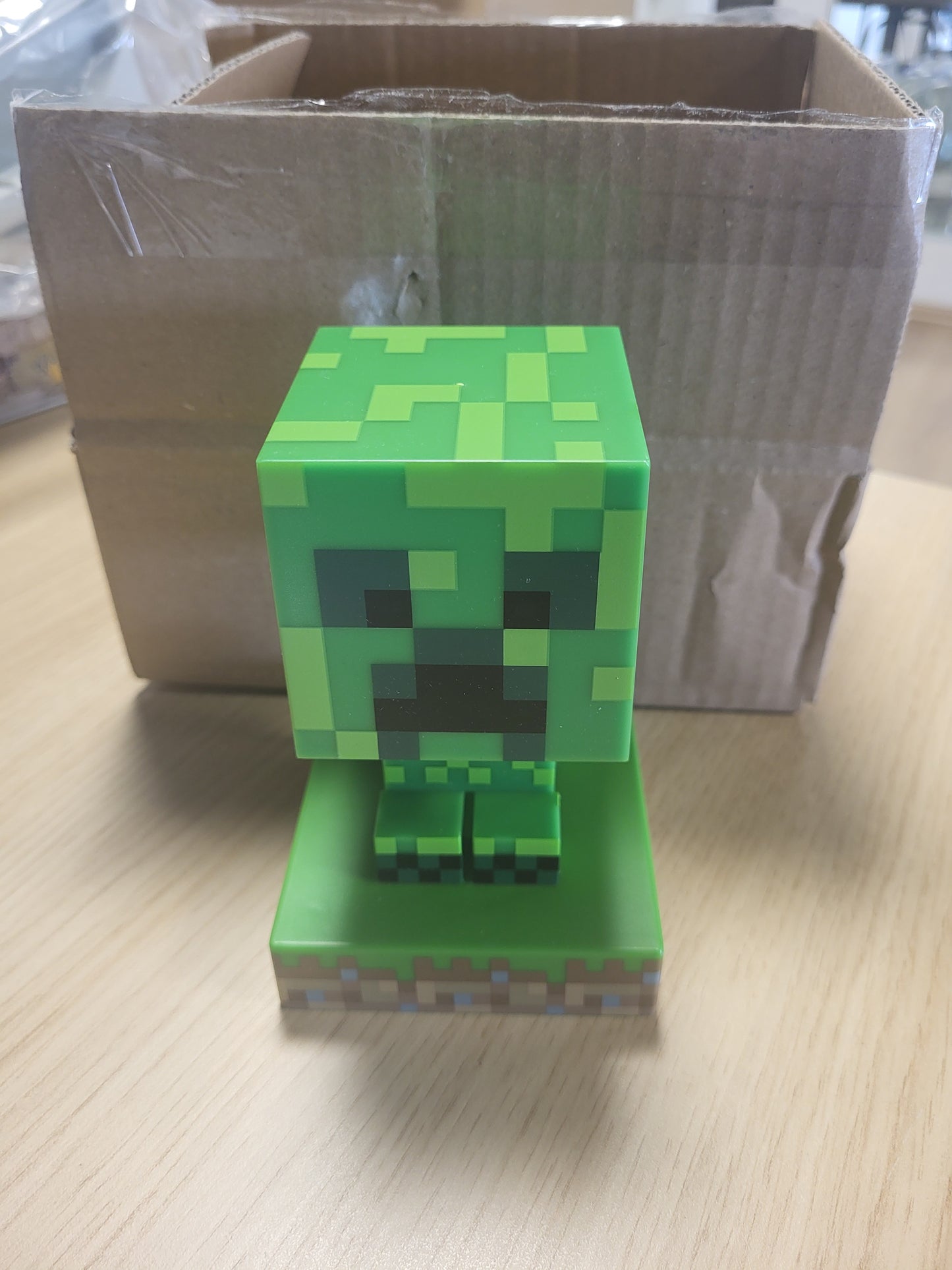 257425 - Dritë Minecraft Creeper, Llambë 3D, 12 cm e lartë, funksionon me bateri