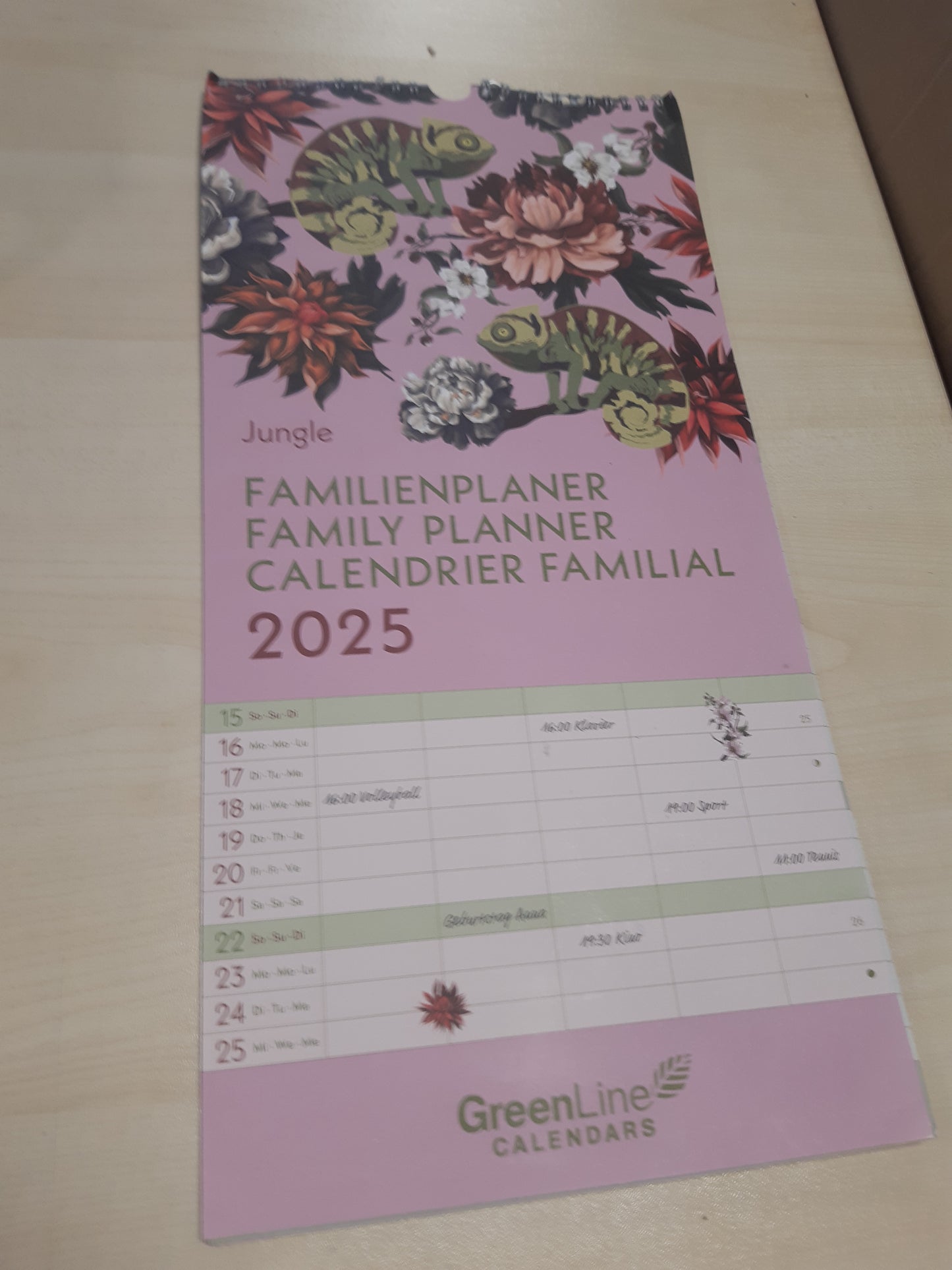 190088 - GREENLINE - Planifikues Familjar Jungle 2025, 22x45cm, Kalendar në 5 Kolona për Organizim Familjar, Pushimet Shkollore dhe Oraret, me Lidhje Spirale