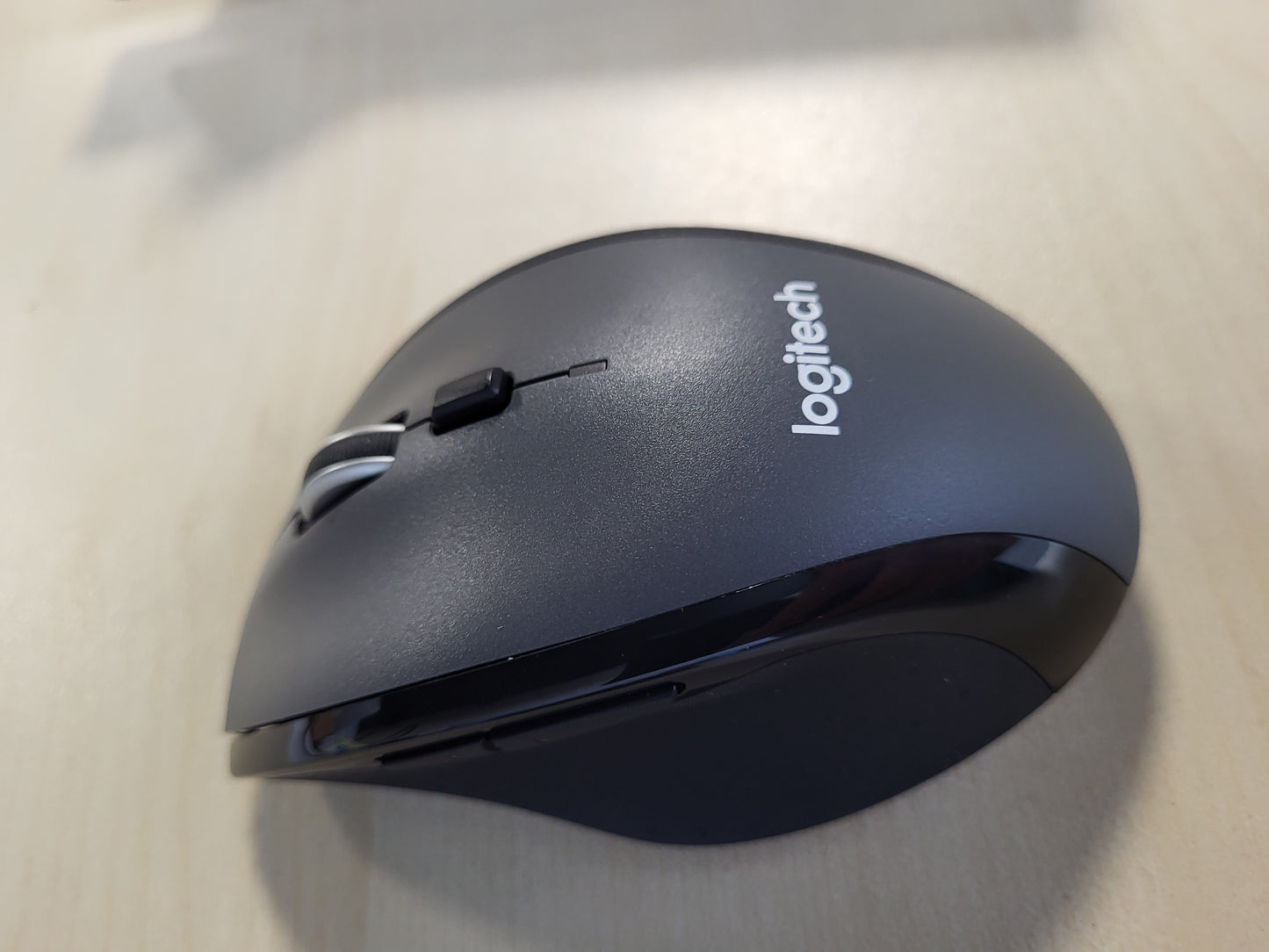 266313 - LOGITECH M705 Maus pa tel Marathon, 2.4 GHz me marrës USB Unifying, 1000 DPI, 5 butona të programueshëm, bateri 3-vjeçare, i pajtueshëm me PC, Mac, laptop dhe Chromebook - Gri