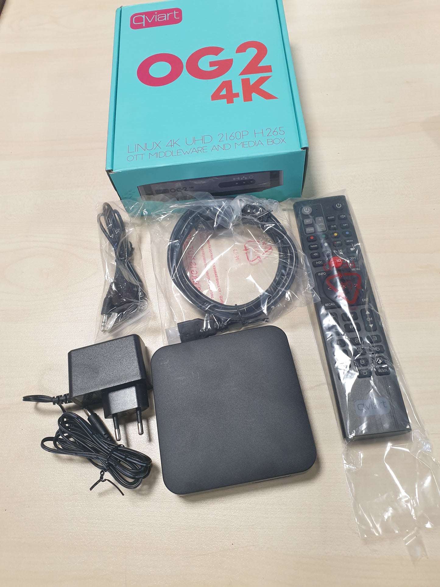 266096 - QVIART Marrës TV OG2 4K Linux IP Stalker UHD 2160p, Define OS E2, Multiroom, Xtream, YouTube