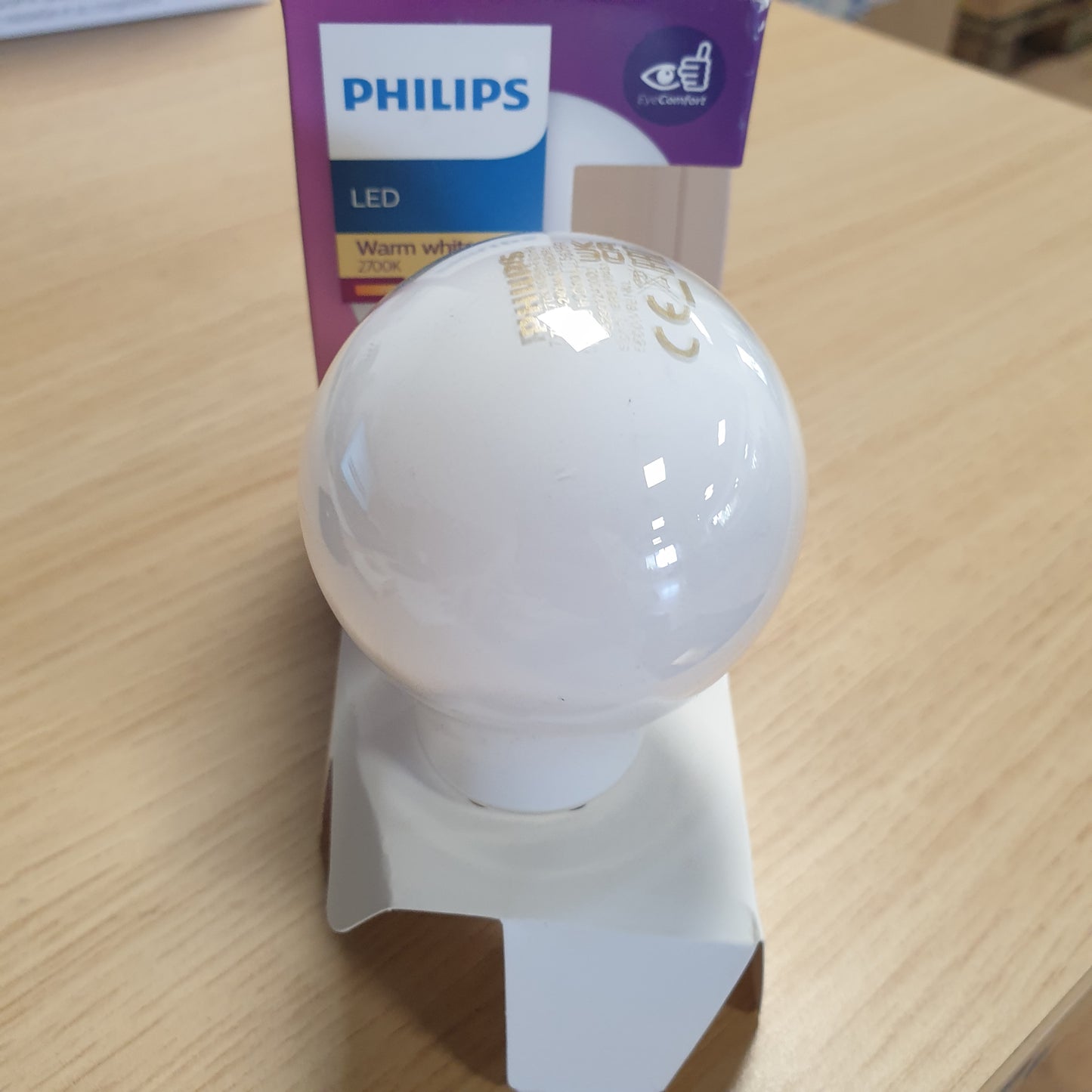 254013 - PHILIPS Llambë LED Standarde, Pa Errësim - Xham i Ngrirë - E27 - 60W - E Bardhë e Ngrohtë