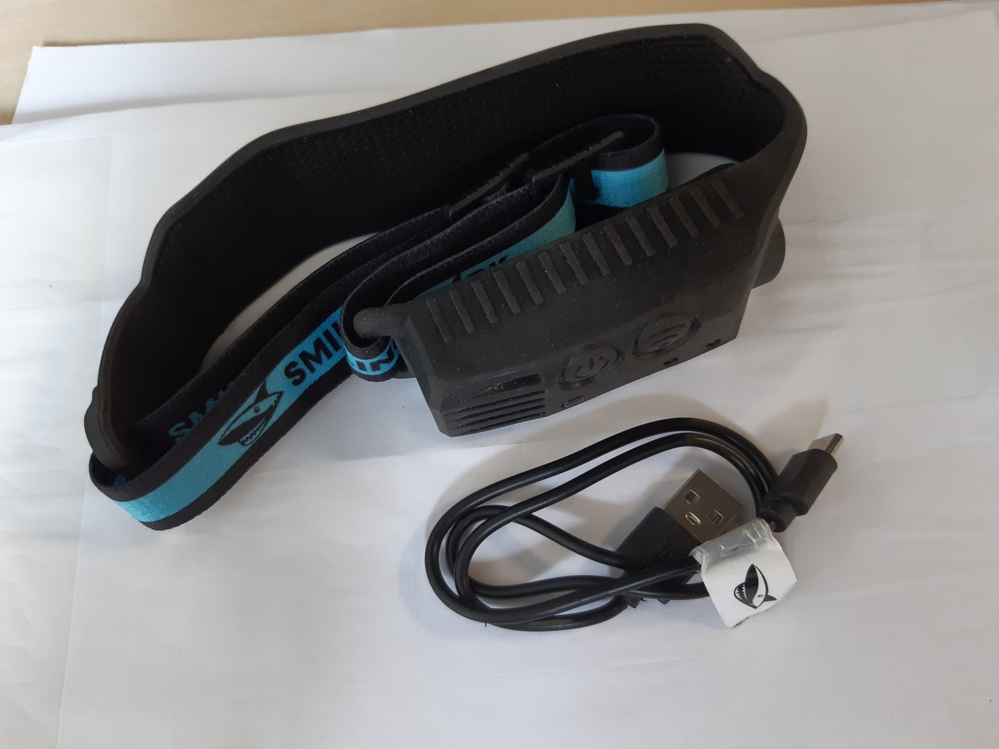 195829 - SMILING SHARK Llambë Koke LED, e Rikarikueshme me Sensor Lëvizjeje, 230° Kënd i Gjerë, e Papërshkueshme nga Uji, 3*LED me Shirita të Bardhë, për Kamping dhe Ecje në Natyrë