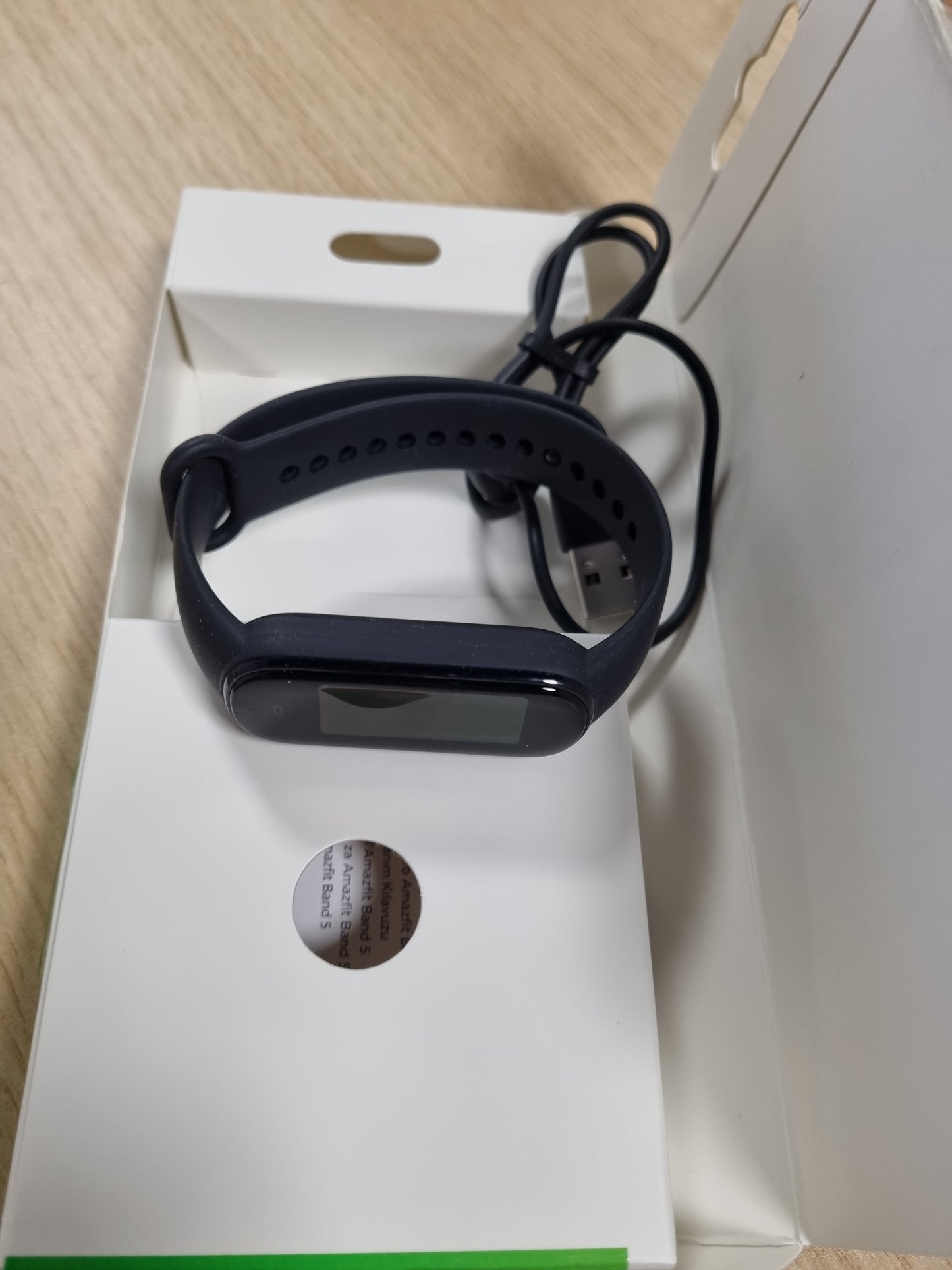 111826 - AMAZFIT Band 5 Smartwatch, Gjurmues Fitnesi me 5 ATM rezistencë ndaj ujit, Alexa integruar, Bateri me jetëgjatësi 15-ditore, Pedometër, Monitorim i Rrahjeve të Zemrës dhe i Gjumit