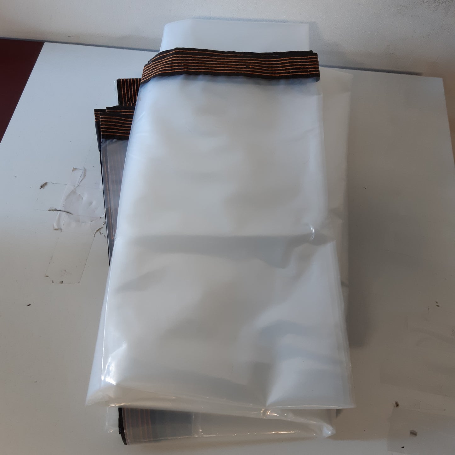 222373 - Tenda transparente për përdorim të jashtëm, 3 x 4m, me vrima, e papërshkueshme nga uji, rezistente ndaj rrezeve UV