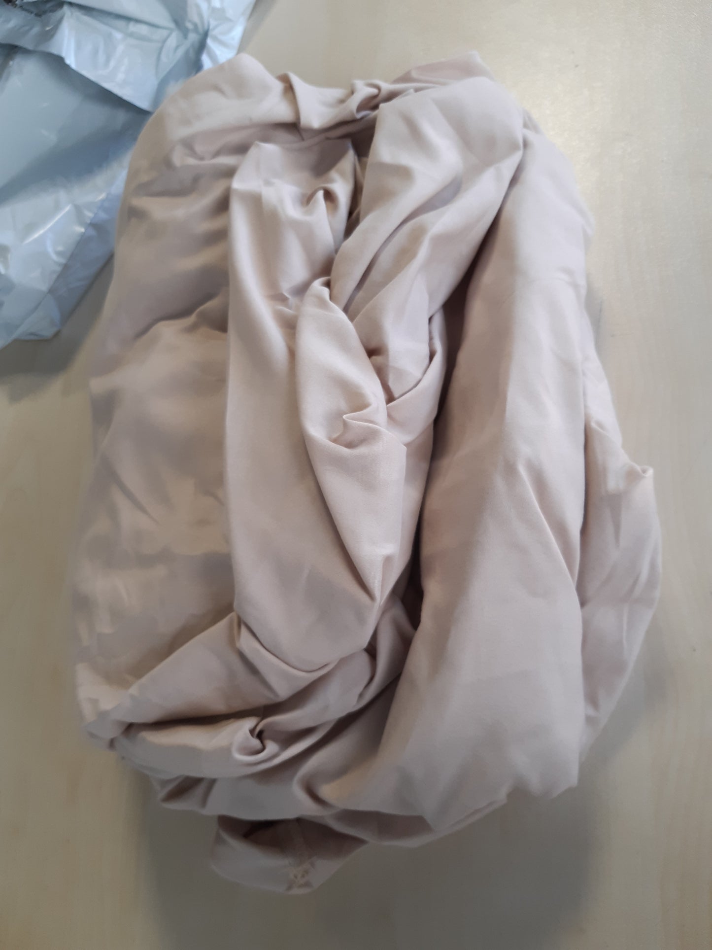 201733 - UTOPIA BEDDING Çarçafë të Montuar - Pako me 2, Madhësia 90x200cm, Ngjyra Bezhë, i Lëmuar me Mikrofibër, Xhep i Thellë 35cm, i Certifikuar Oeko-Tex