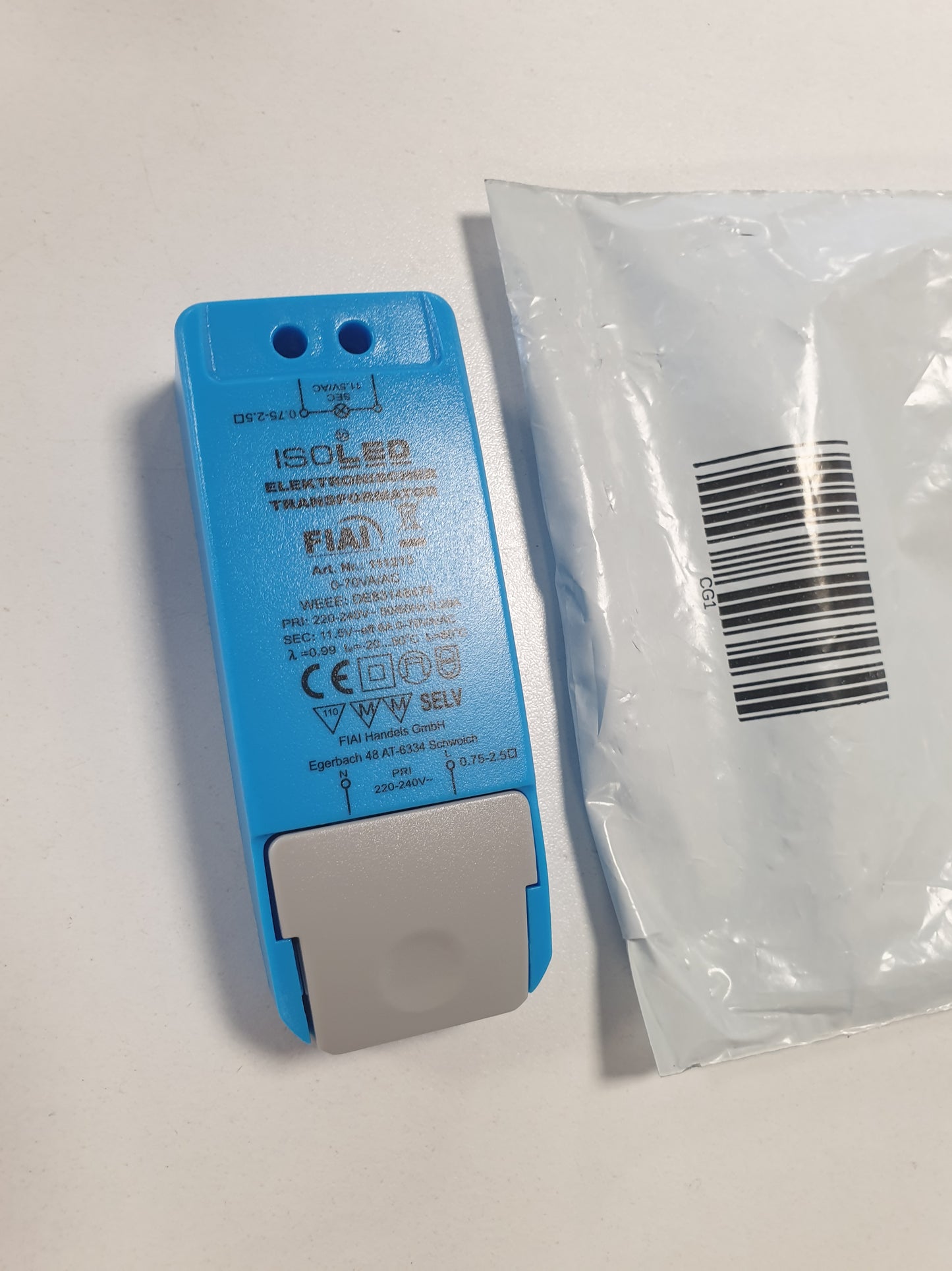 223643 - Transformator i izoluar 12 V/AC, 0–70 W, drejtues LED pa ngarkesë minimale, pa dridhje dhe zhurmë, furnizim me energji të errësueshëm, blu