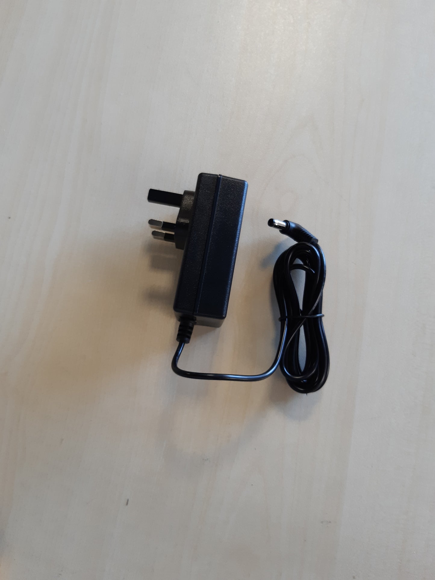 258315 - Karikues 28.8V për Fshesën me Kordon Shark Hoover IF200UKT IF201UKT IF202 IF250 IF281 IF285 IZ201UKT IZ251 IZ103UKGB X40 F80 IF130 IR100 IR141 IR200