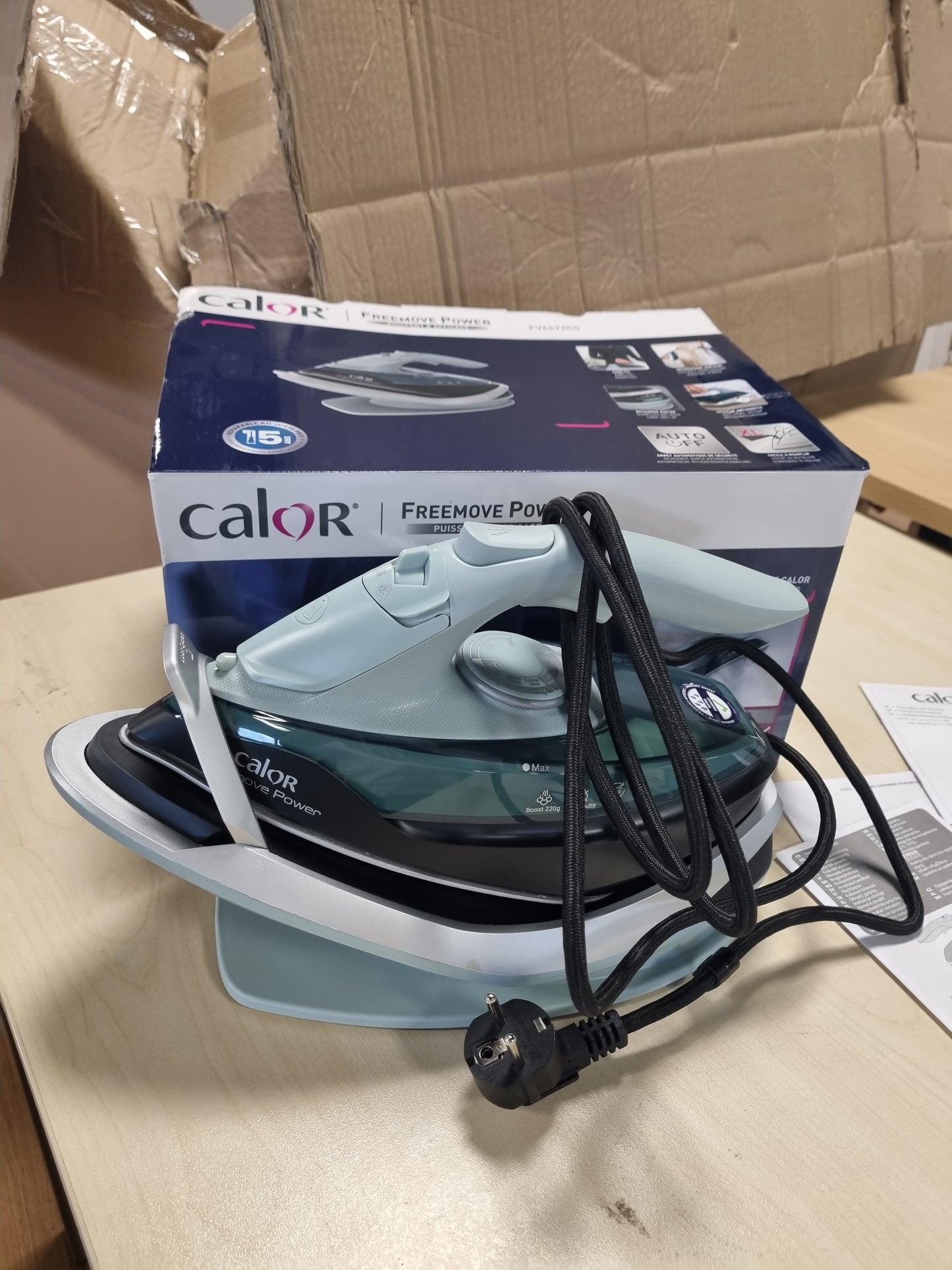 213092 - CALOR Hekur me avull pa tel, 2600W, Rrjedhje e vazhdueshme 40g/min, Presje 220g/min