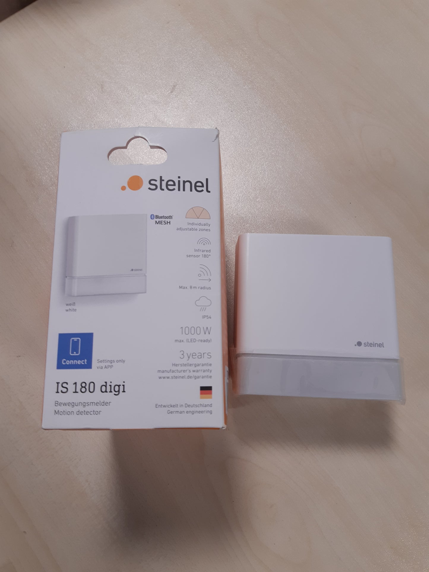 208278 - STEINEL IS 180 Digi Connect - Detektor Lëvizjeje me Diapazon Zbulimi 180° dhe 3-Zonësh, Funksion Kohëmatësi, Kontrollueshëm nëpërmjet Aplikacionit, Fuqia 1000 W, Ngjyra e Bardhë