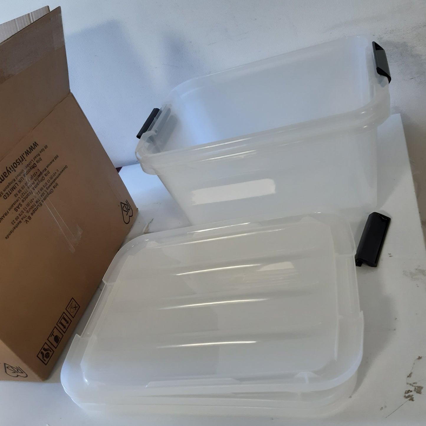 255827 - IRIS OHYAMA Kuti Plastike Ruajtjeje me Kapak, 15L, Set me 3 copë, Transparente, Mbyllje me Kapëse, Dorezë, Portative, TB-15