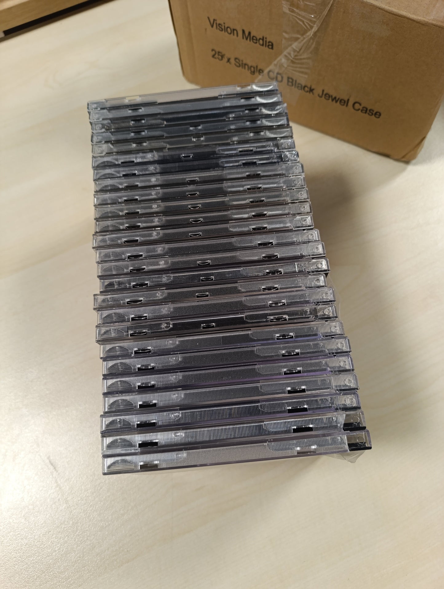 255969 - 25 kuti standarde për CD të vetme 10 mm me sirtar të zi