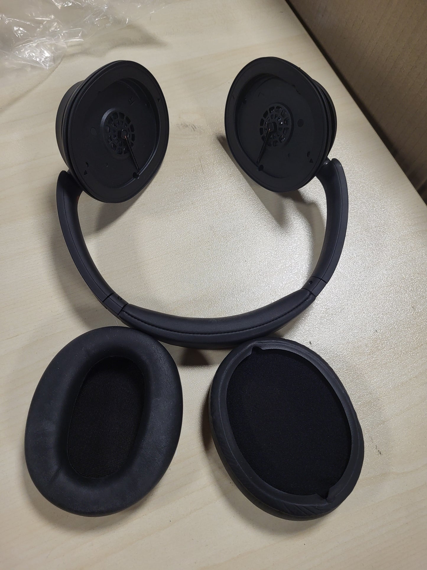 267835 - SONY WH-CH720N, Kufje pa tel Bluetooth me anulim zhurmash, Mikrofon i integruar, Jetëgjatësi baterie deri në 35 orë, karikim i shpejtë, i zi