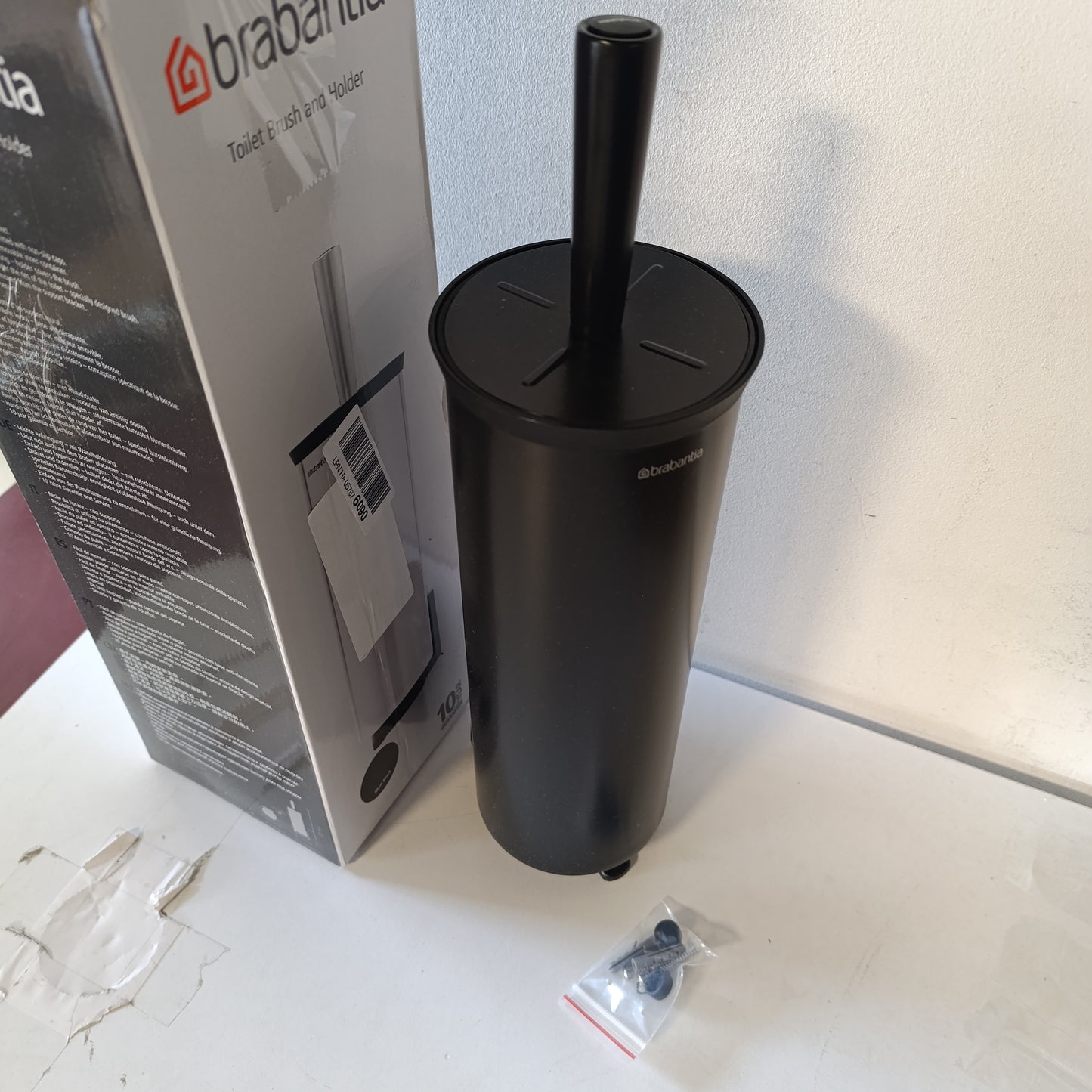 213225 - BRABANTIA Mbajtëse për furça tualeti për banjo, e zezë mat