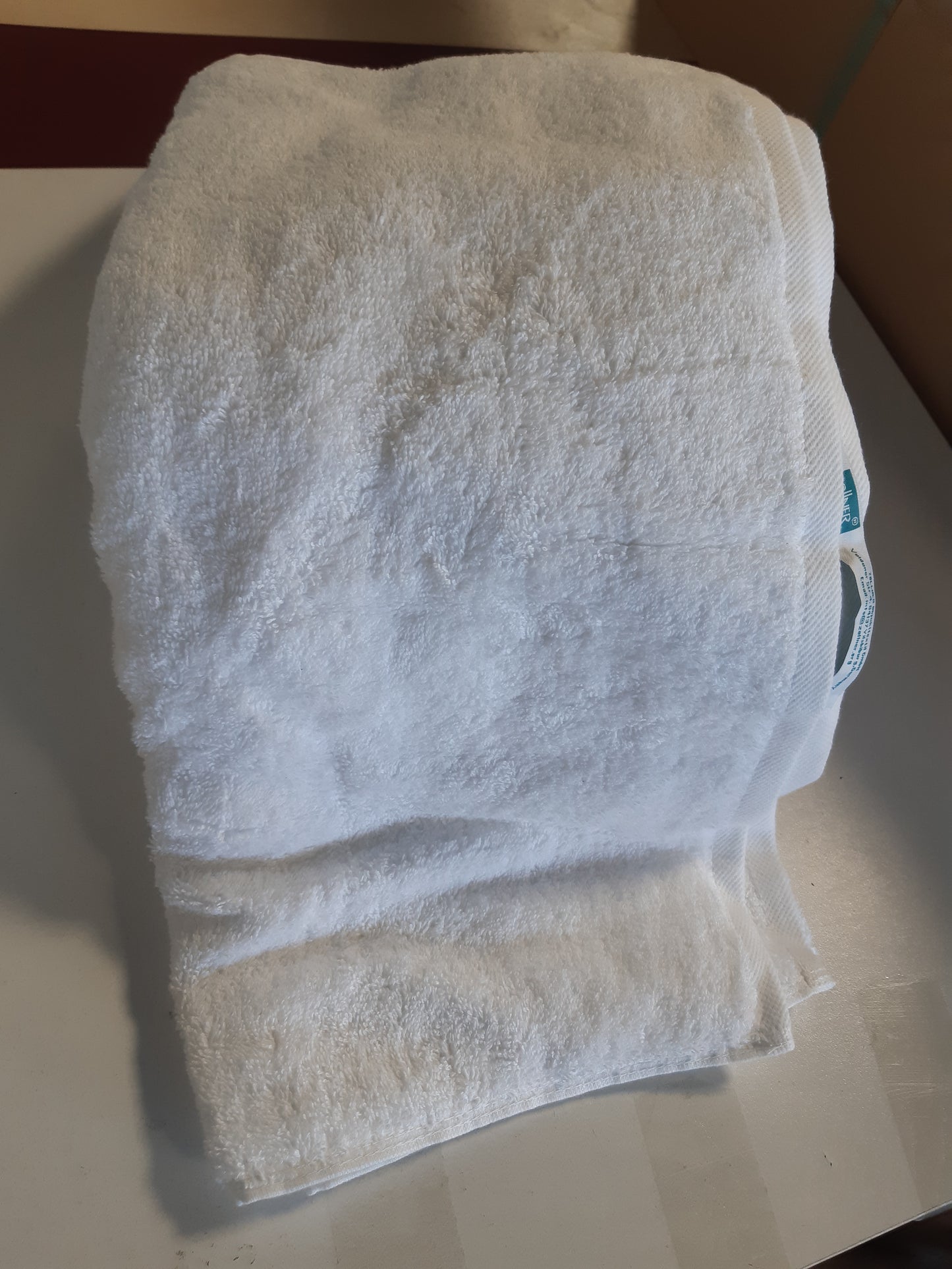 208820 - ZOLLNER Seti i 6 Peshqirëve të Duarve të Butë dhe Thithës nga Pambuku - Madhësia 50x100 cm, të Bardhë, me Lak Varjeje, mund të Lajen deri në 95°C - Cilësi Hoteli