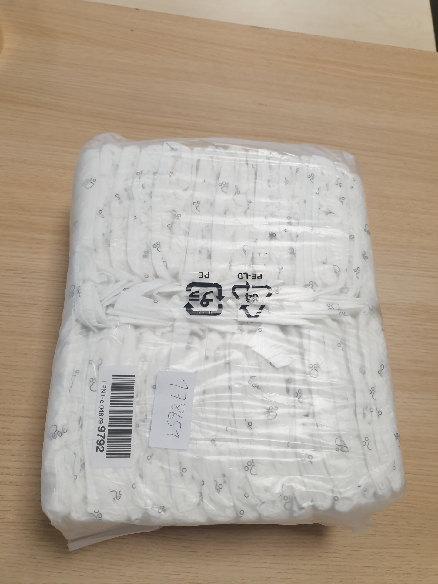 178651 - AMAZON BASICS Pelenë të disponueshme për qen meshkuj, Madhësia M, Ngjyra e bardhë, Seti i 30 copëve