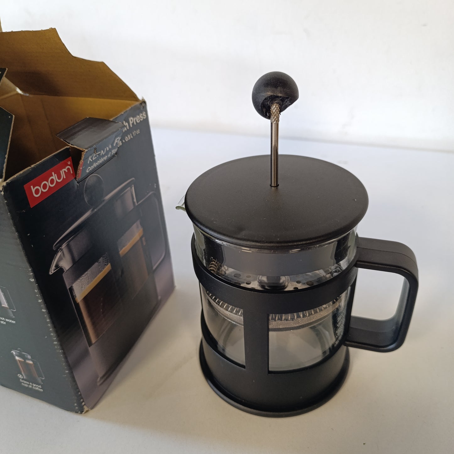 222605 - BODUM Kenya Makinë Kafeje, Kapacitet 500ml / 4 Filxhanë, Presë Franceze Manuale nga Qelqi Borosilikat dhe Çelik Inox, Mund të Lahet në Lavastovilje, Prodhuar në Portugali