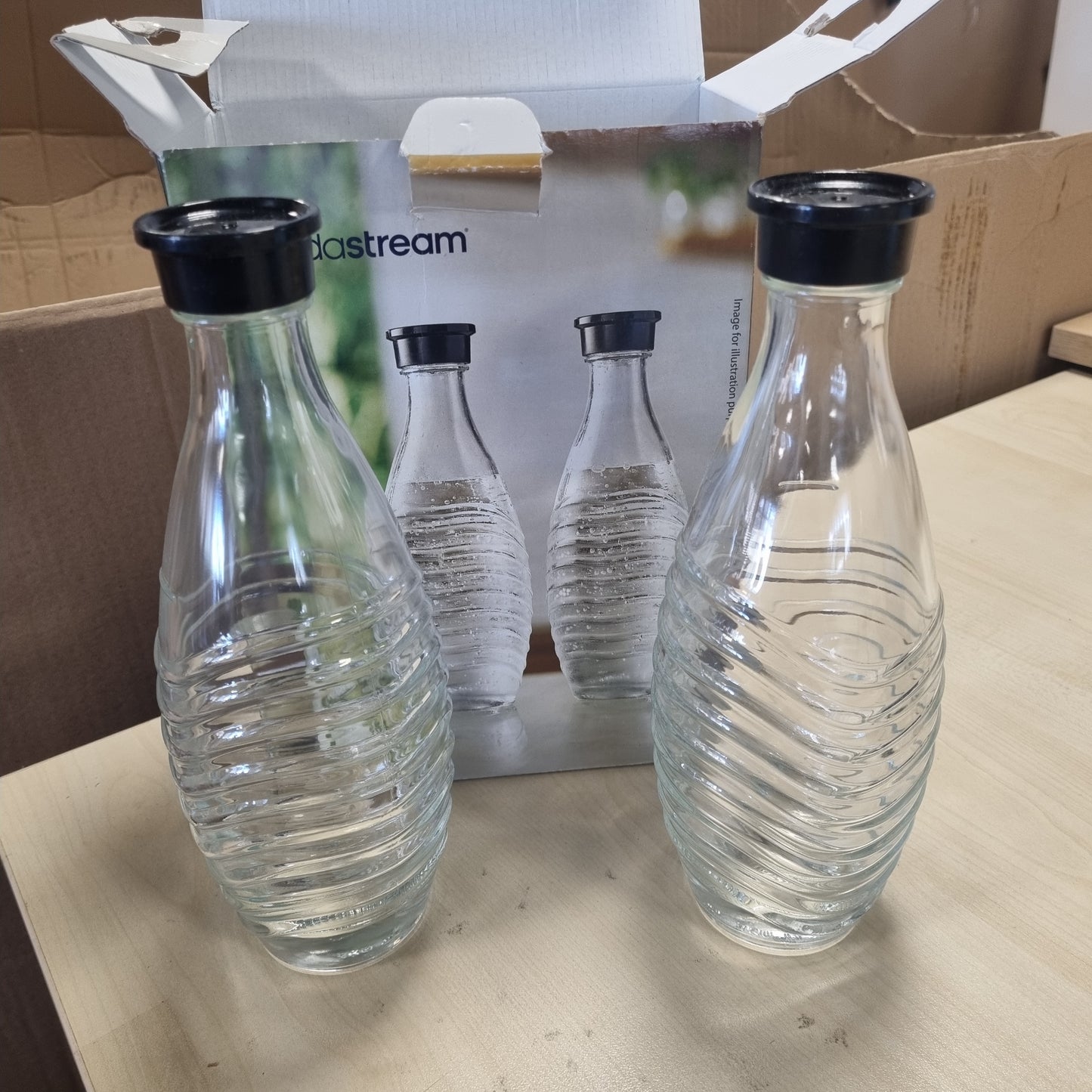 205572 - SODASTREAM Karafë Transparente Qelqi, Modeli 1047200490, Kapaciteti 2 x 0.615 L