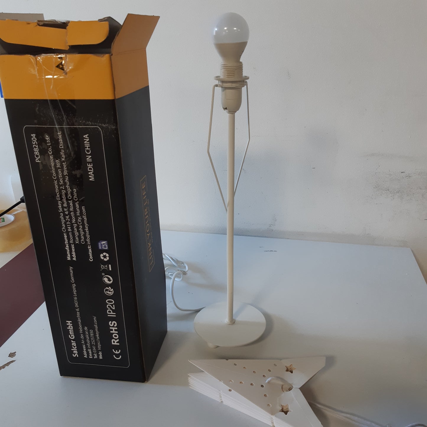 167820 - SALCAR Yll Krishtlindjesh LED, Yll Dritare i Ndriçuar 35 cm, Yll Letre me Llambë E14, Yll i Ndriçuar 3D, Yll i Adventit në Këmbë me Bazë Hekuri, i Bardhë