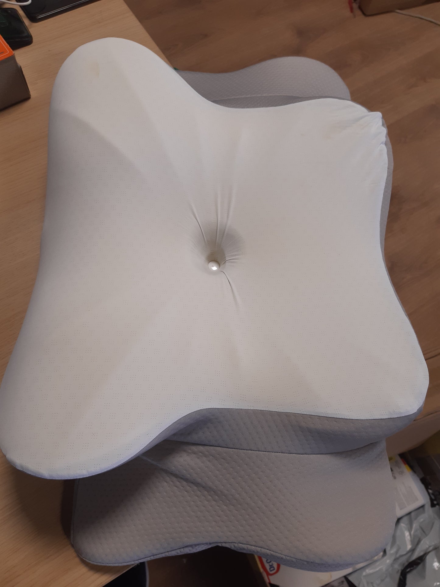 199807 - DONAMA Jastëk Ergonomik Cervikal për Gjumë Anash, me Shpinë dhe me Bark, 63x38x9/14cm, Gri e Çelët, me Shkumë Memorieje për Qafë dhe Supe, me Mbulesë Jastëku