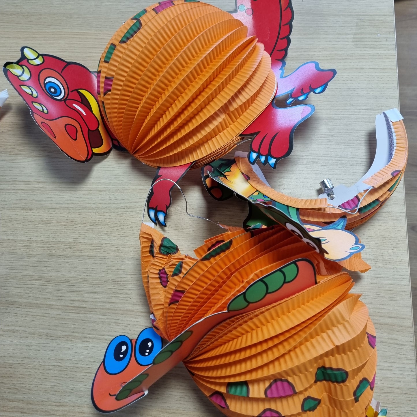 257692 - Fener BLUELVES me motive dinosauri, Pako me 3 fenerë letre, Fenerë dinosauri për Ditën e Shën Martinit dhe dekorime për paradën e fenerëve të Halloween-it