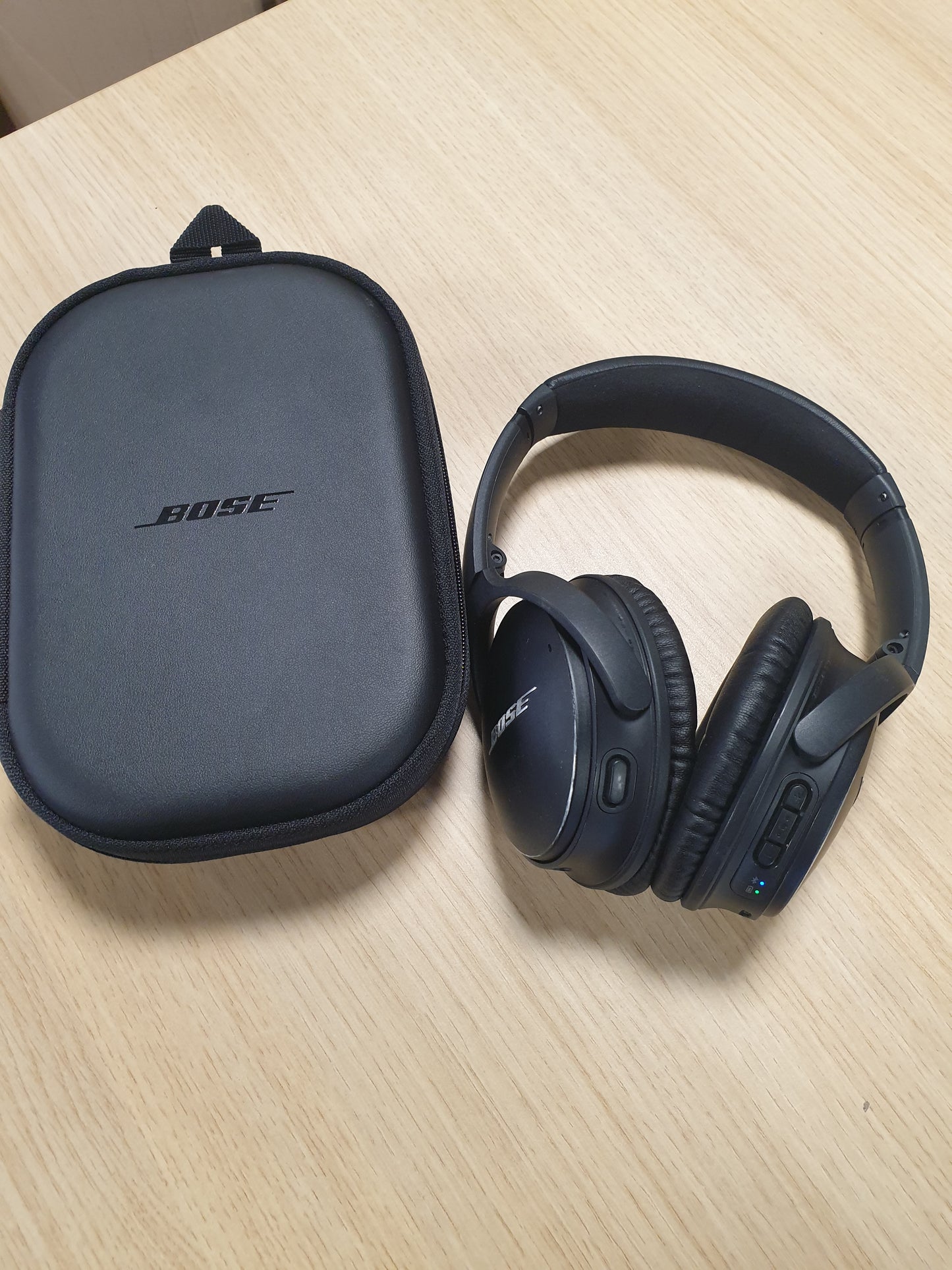 127194 - BOSE QuietComfort 35 II - Kufje Bluetooth me Anulim Zhurme, Pa Tel mbi Vesh, me Mikrofon të Integruar dhe Kontroll Zëri Alexa, të Zeza