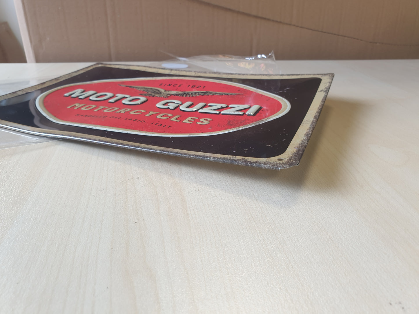 252972 - Tabelë Retro kallaji, 20 x 30 cm, Moto Guzzi – Logo Motoçikletash, Produkt Zyrtar i Licencuar, Dizajn Vintage