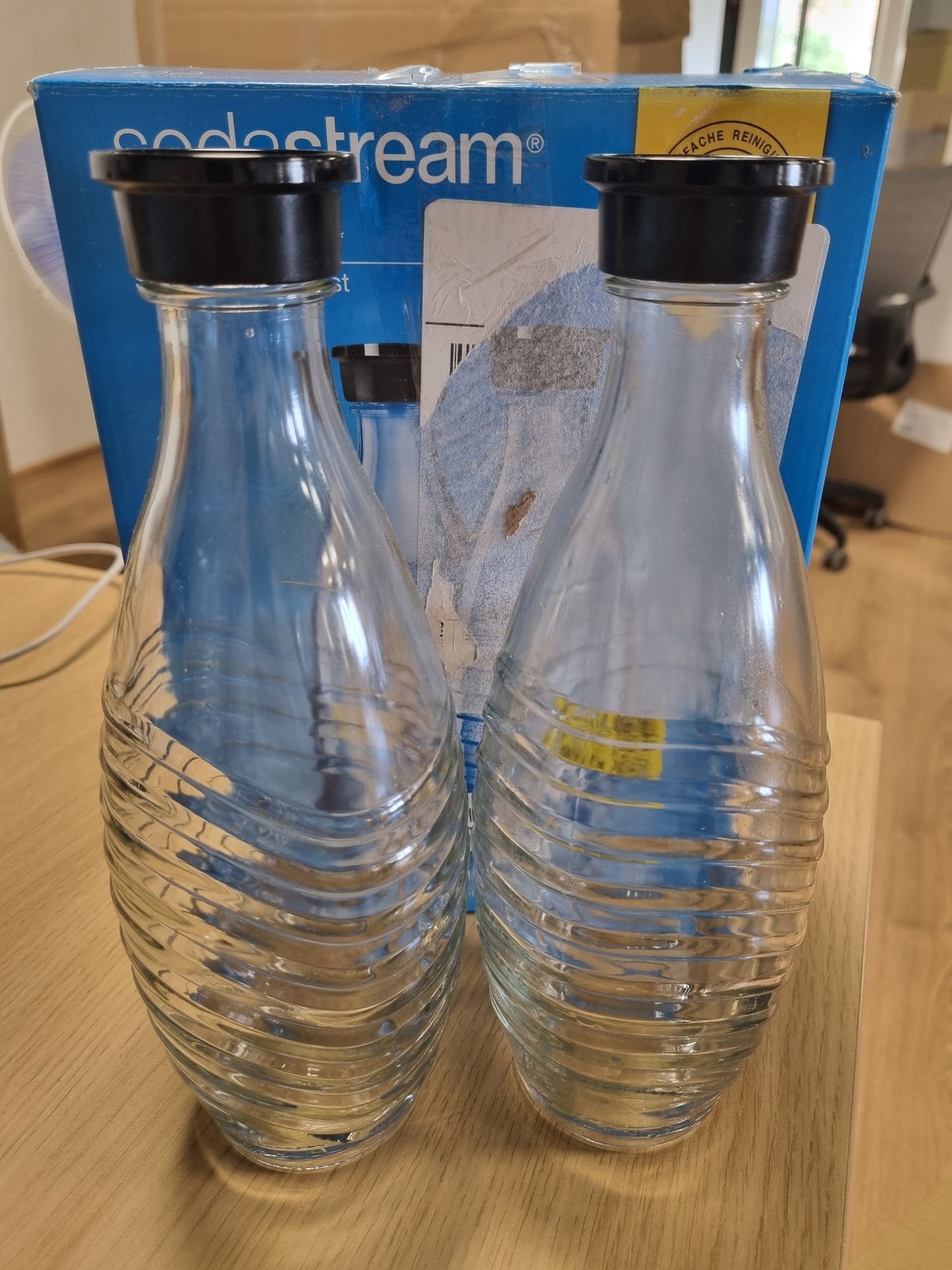 214807 - SODASTREAM Karafe qelqi – Set prej 2 shishesh x 0.7L, të përputhshme vetëm me makinat Penguin dhe Crystal