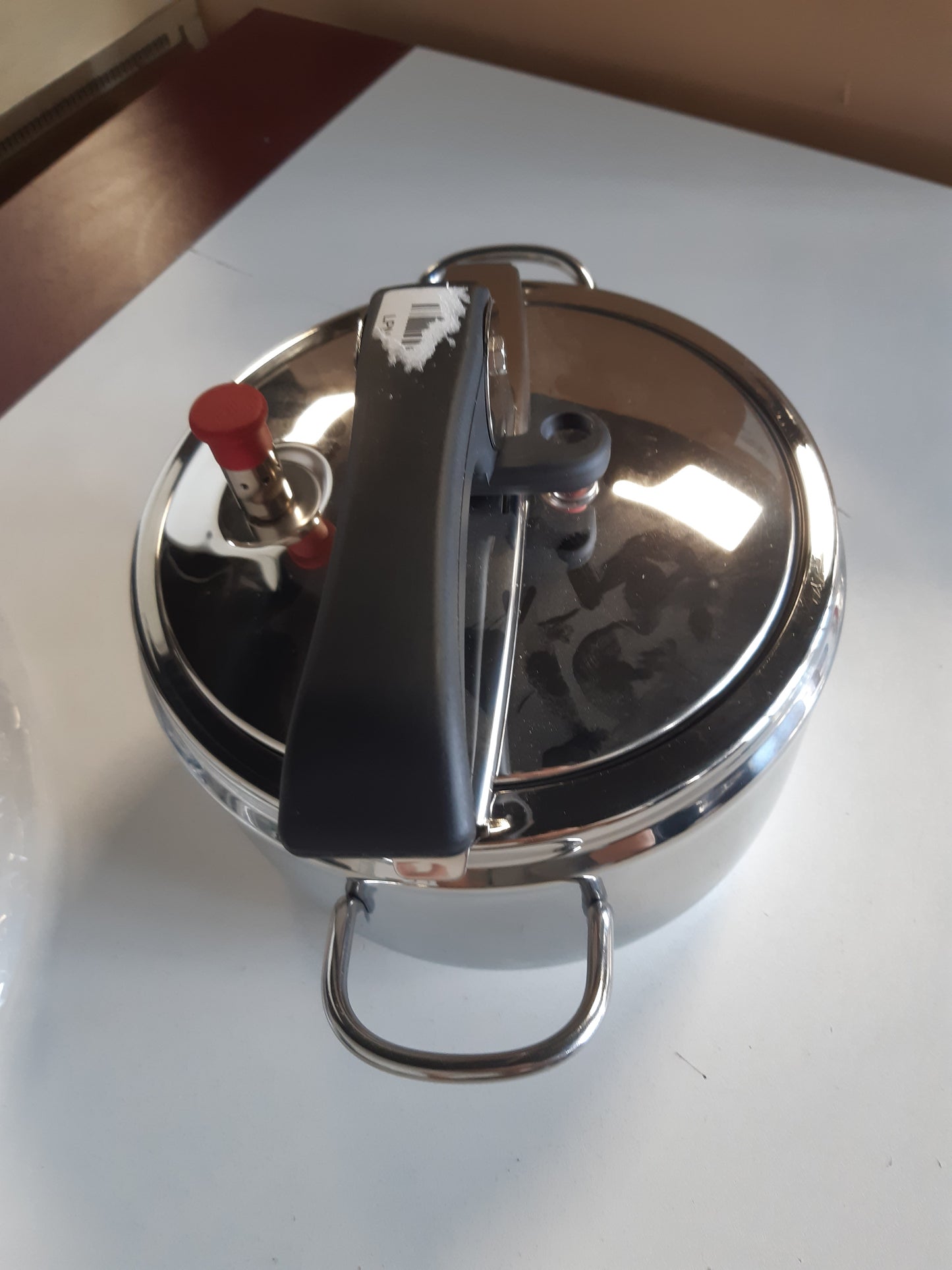 260311 - TENXHERE ME PRESION 22 cm - 5lt, çelik inox 18/10, me kyç leve, e përshtatshme për të gjitha sobat, përfshirë induksionin, prodhuar në Itali