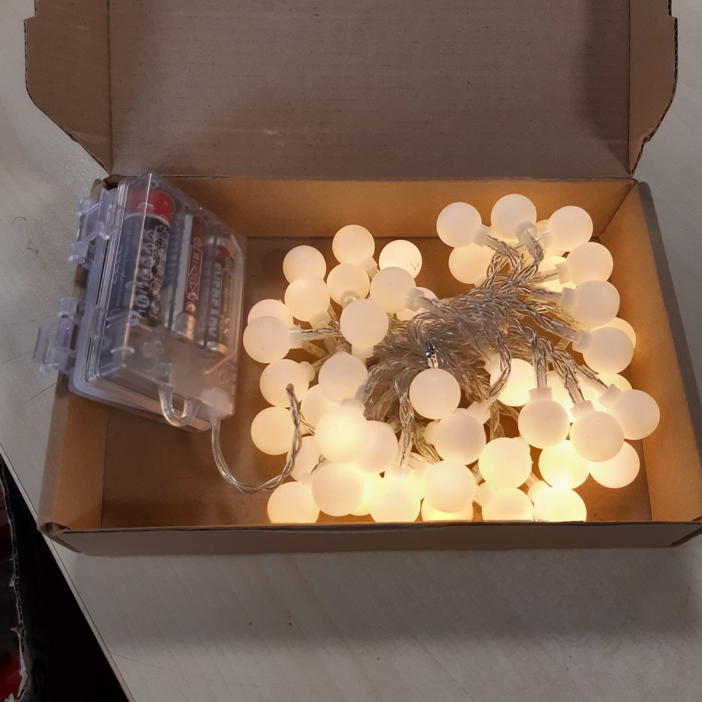 254310 - DRITA LED TË PAPËRSHKUESHME NGA UJI - 5 m, 50 llamba LED të bardha të ngrohta